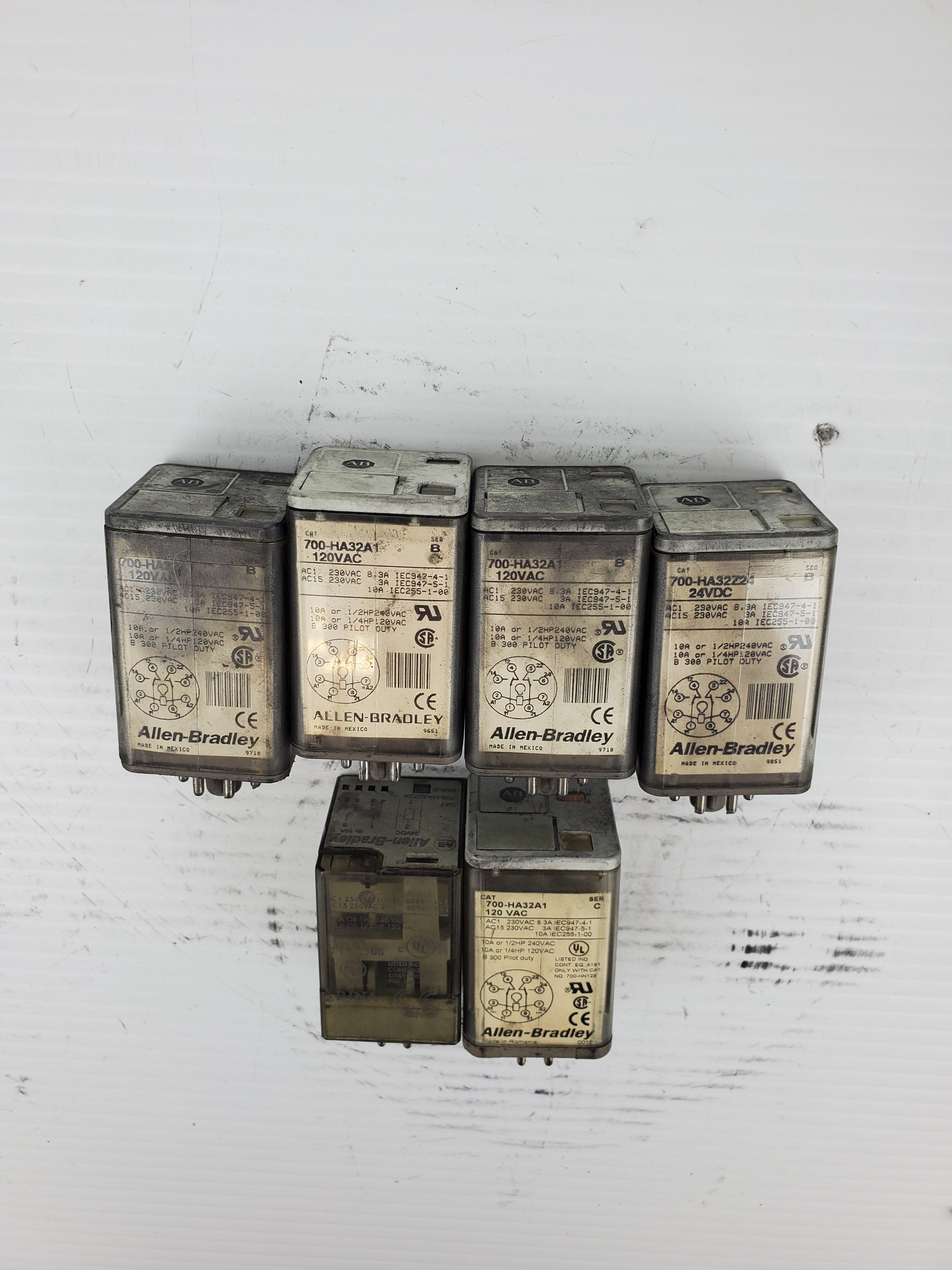 Allen-Bradley Relays 700-HA32A1 700-HA32Z24 (Lot of 6)