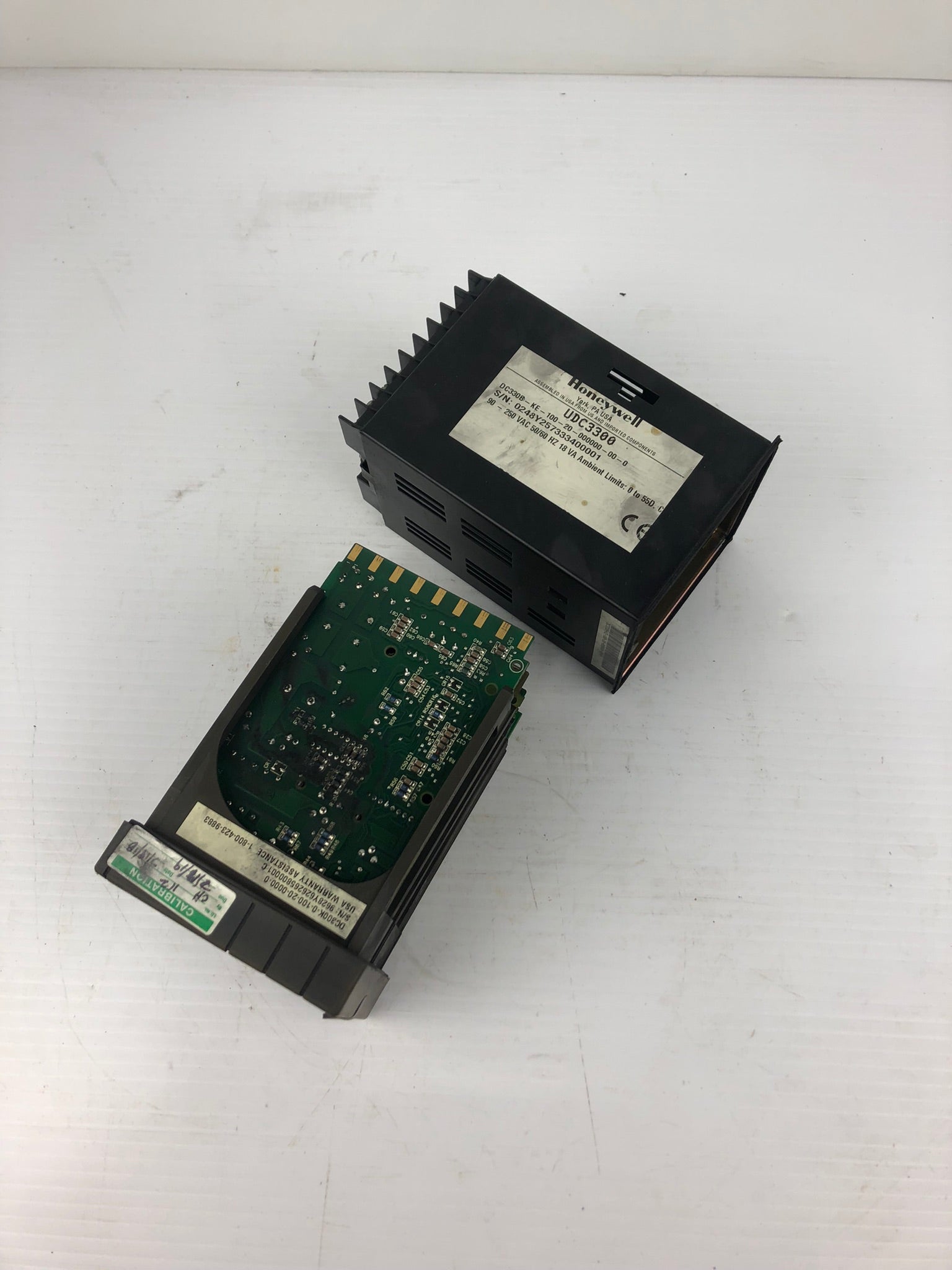 Honeywell DC300K-0-100-20-0000-0 Versa Pro Controller UDC3300