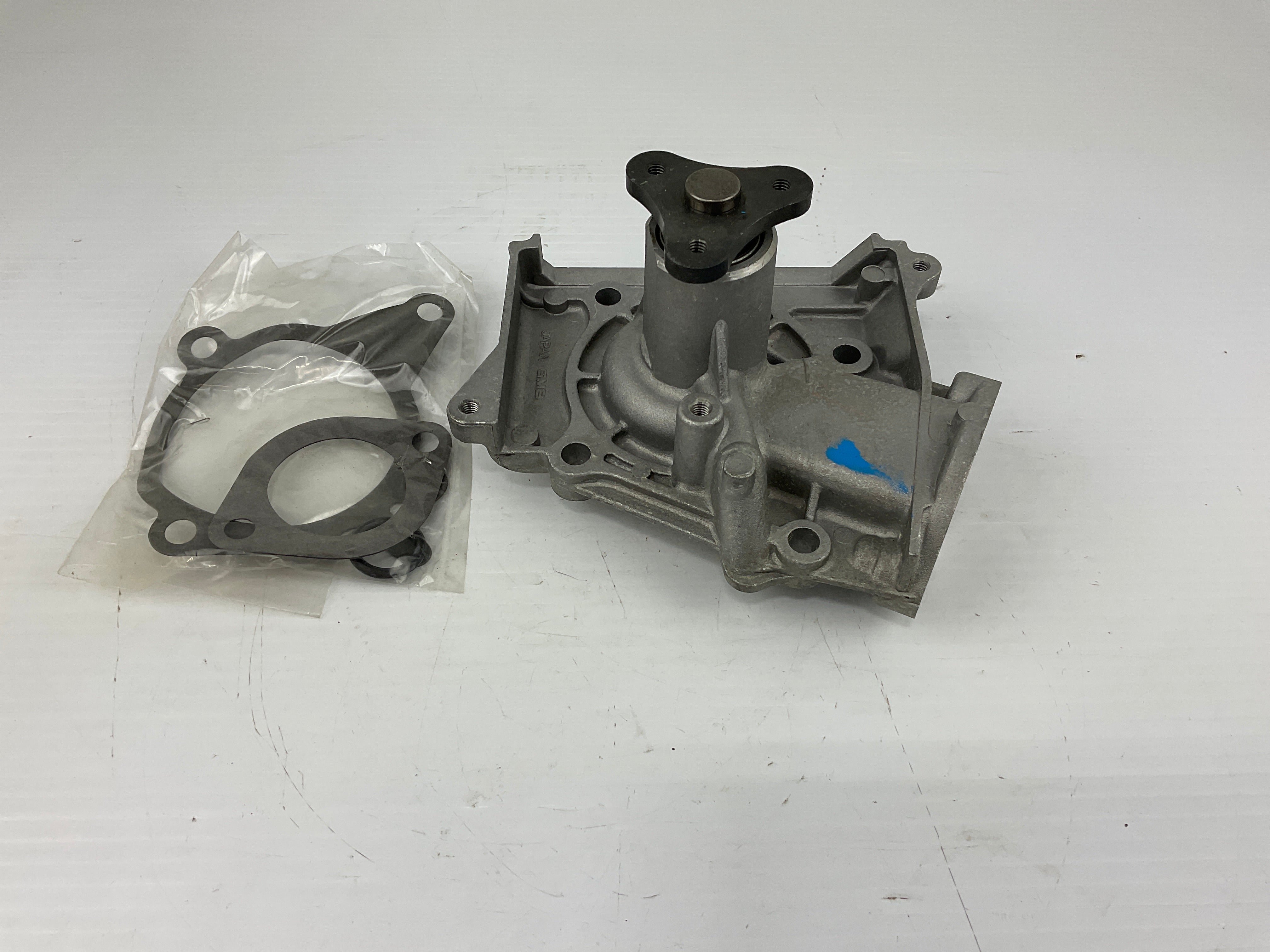 Engine Water Pump Interchangeable with Airtex AW4049
