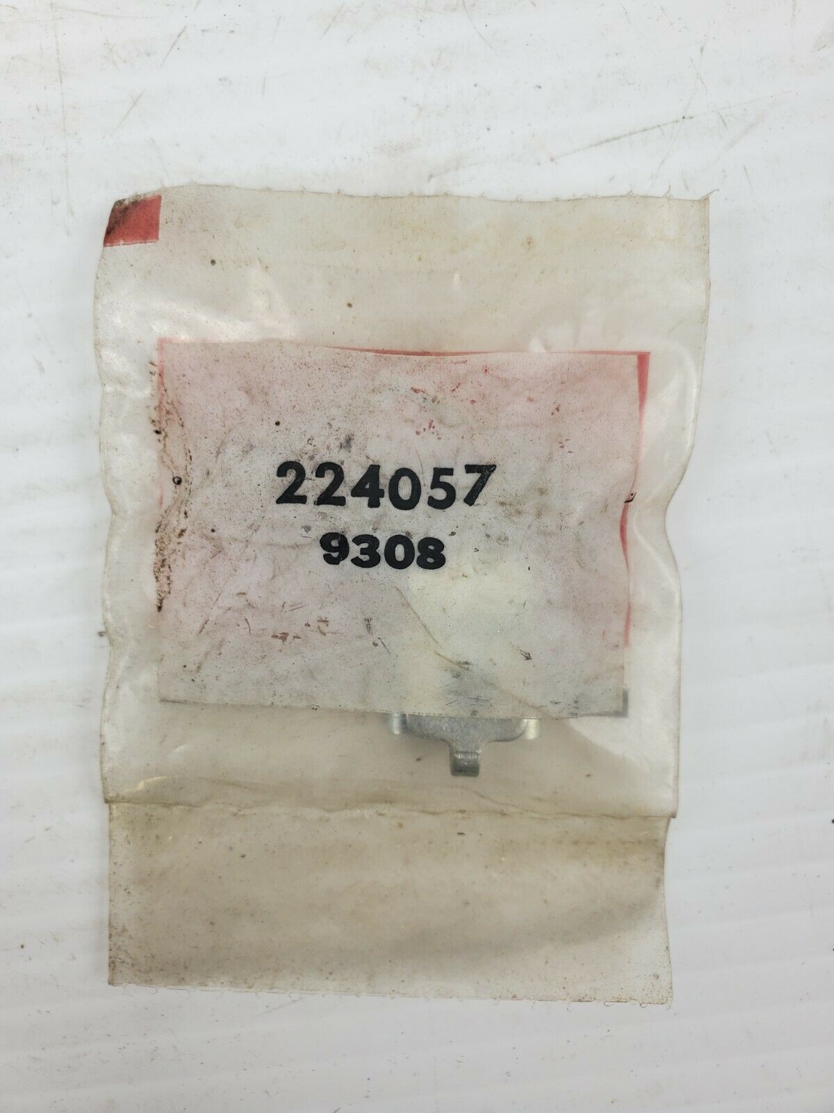 Brigg & Stratton 224057 Conduit Casing Clamp Clip 9308