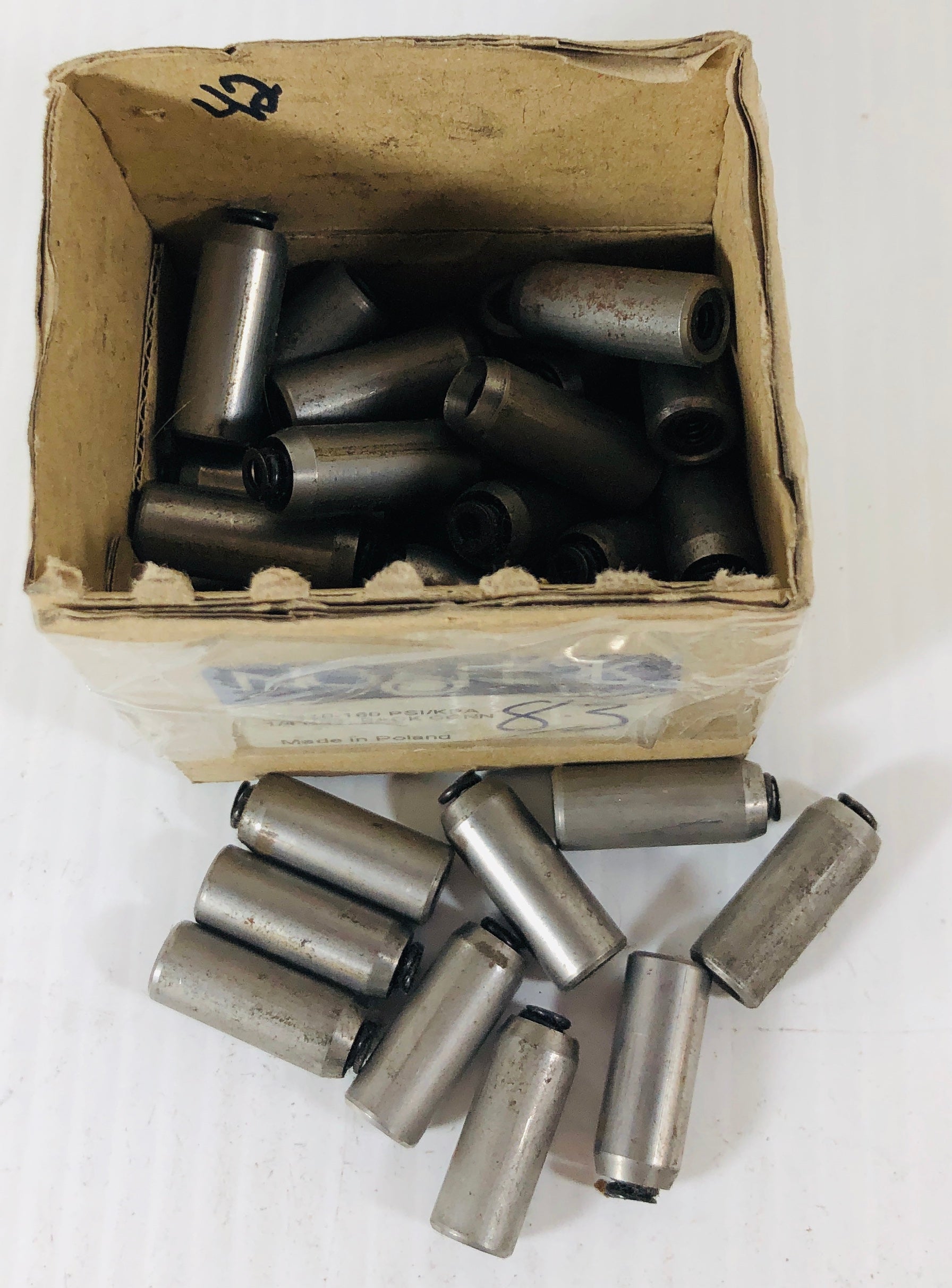 NoShok 25 110-160 PSI/KPA 1/4 NPT Back Connector (Lot of 42)