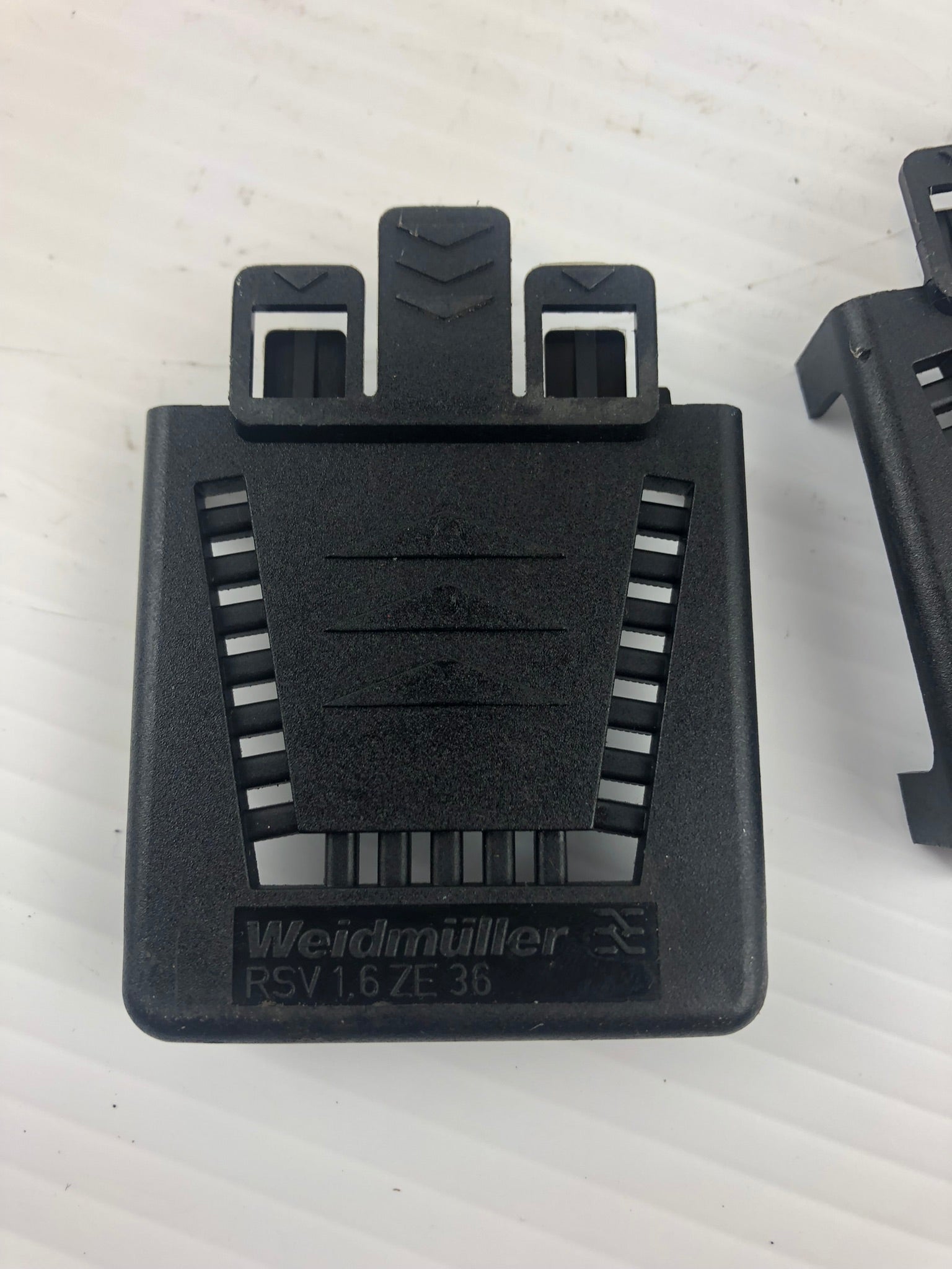 Weidmuller RSV 1.6 ZE 36 Terminal Block End Covers - Lot of 2