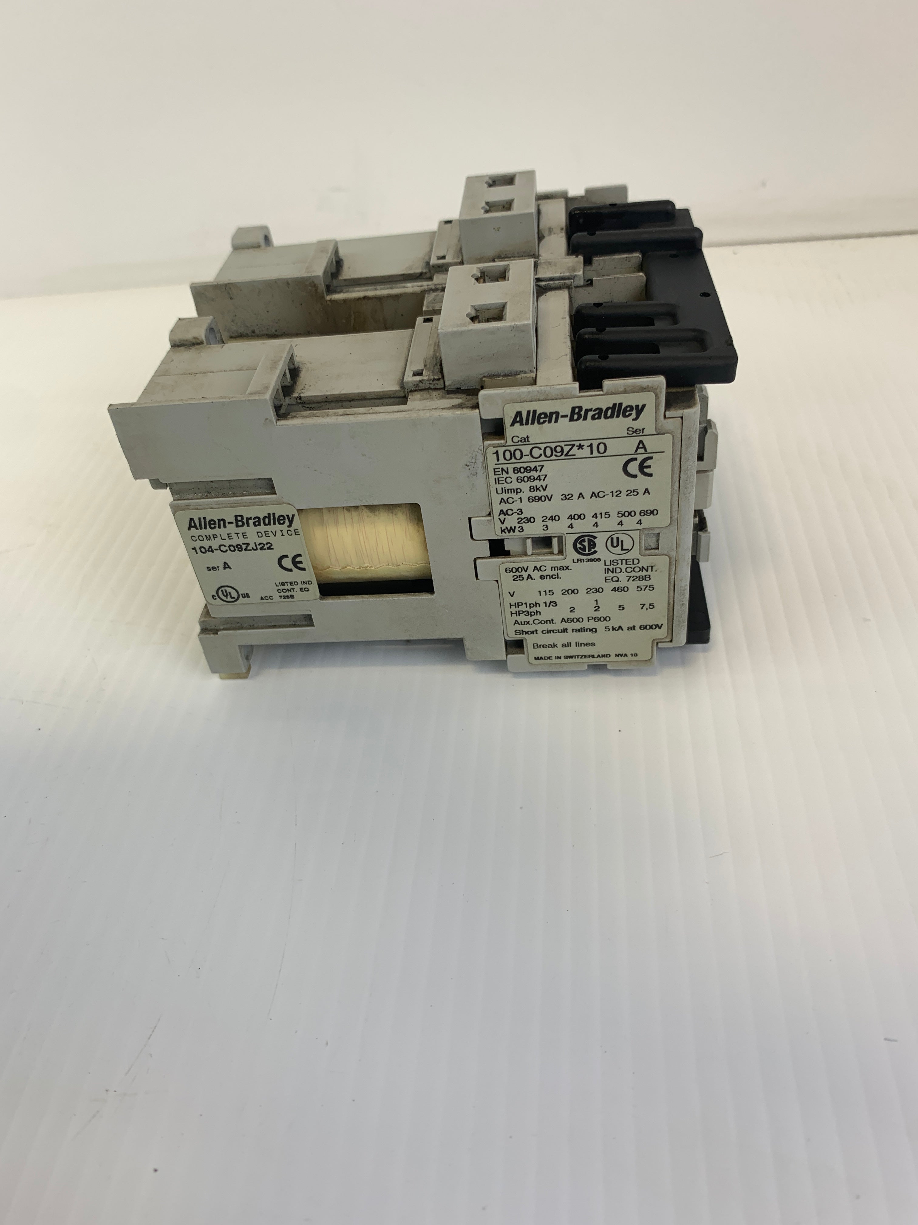 Allen-Bradley 100-C09Z*10 Contactor Series A Set of 2