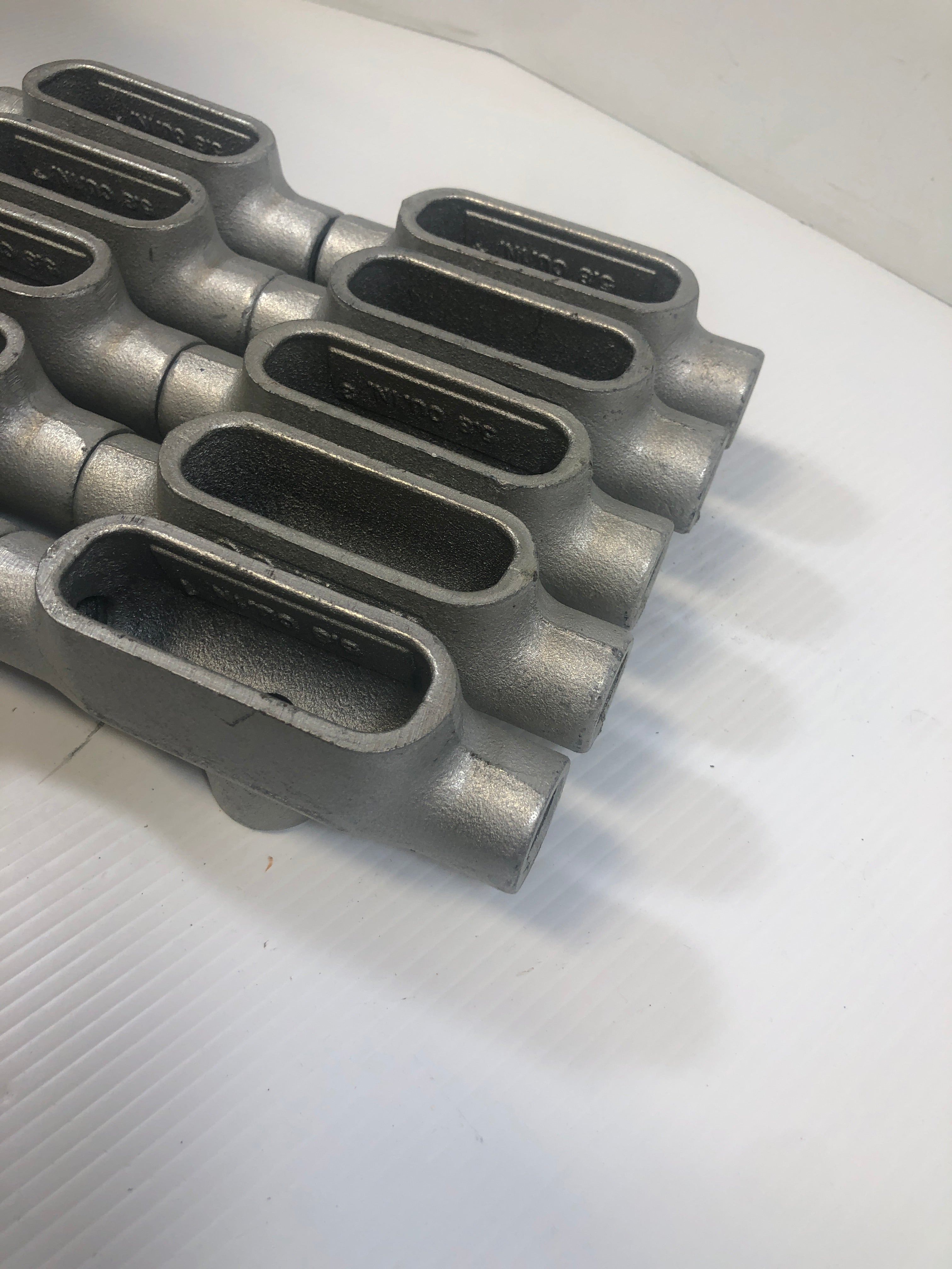 Crouse-Hinds 1/2" TB17 Conduit Body Lot of 11