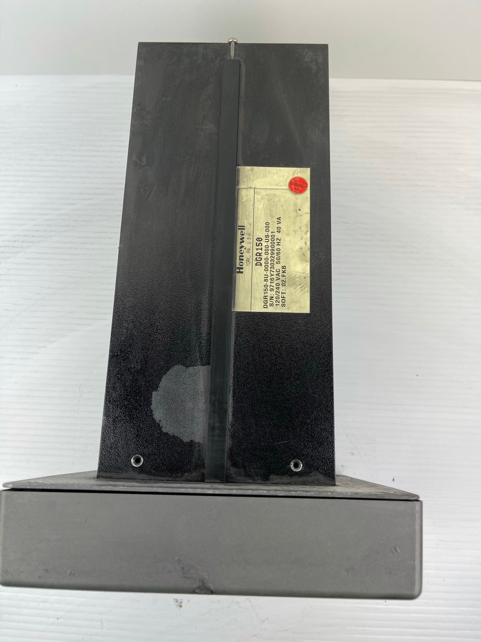 Honeywell Controller DGR150-8U-0000-000-US-000 120/240 VAC 50/60 HZ 40 VA