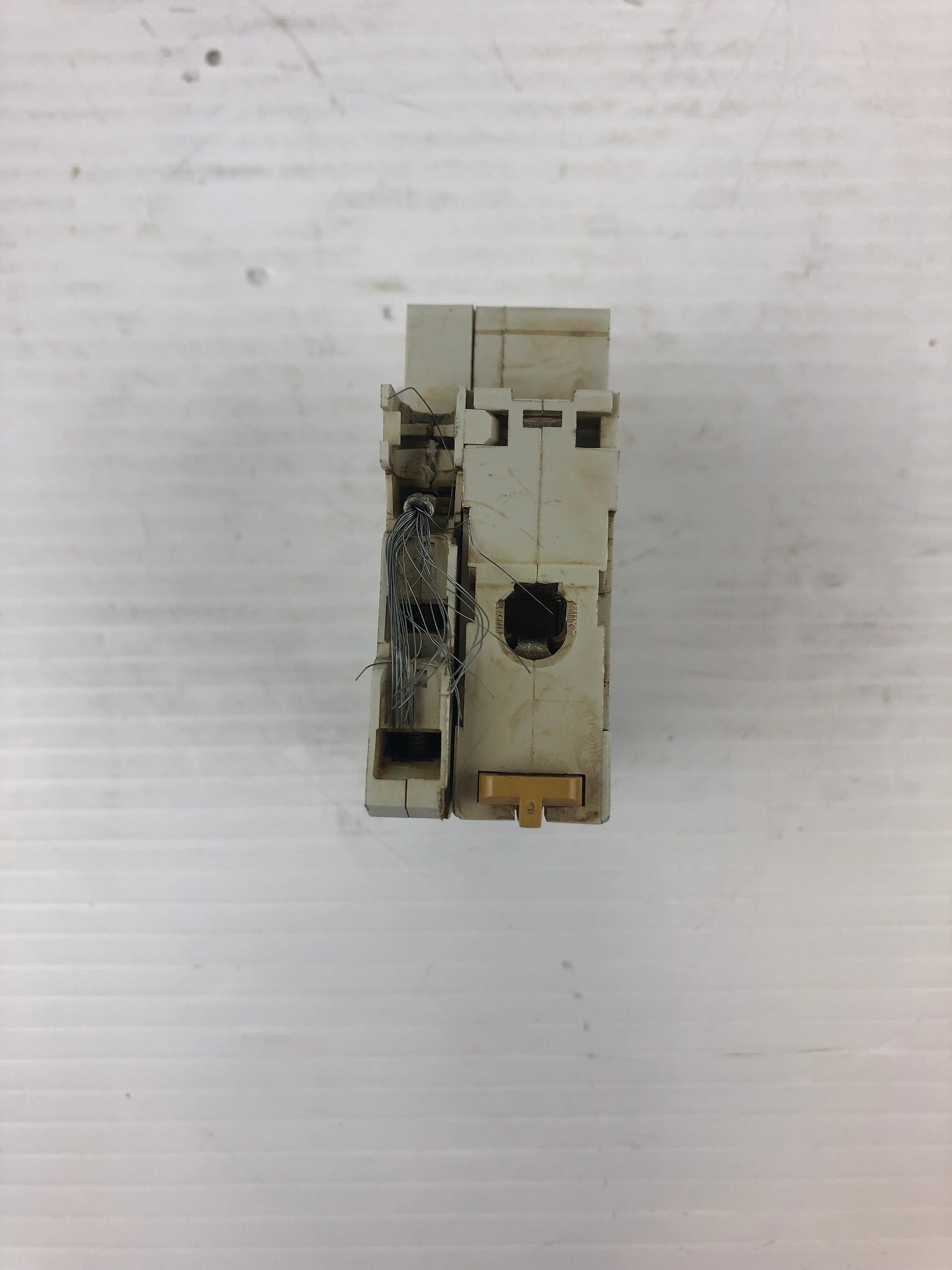 Merlin Gerin C3A 1-Pole Circuit Breaker 240V~60V 60104 Alarm Switch for C60