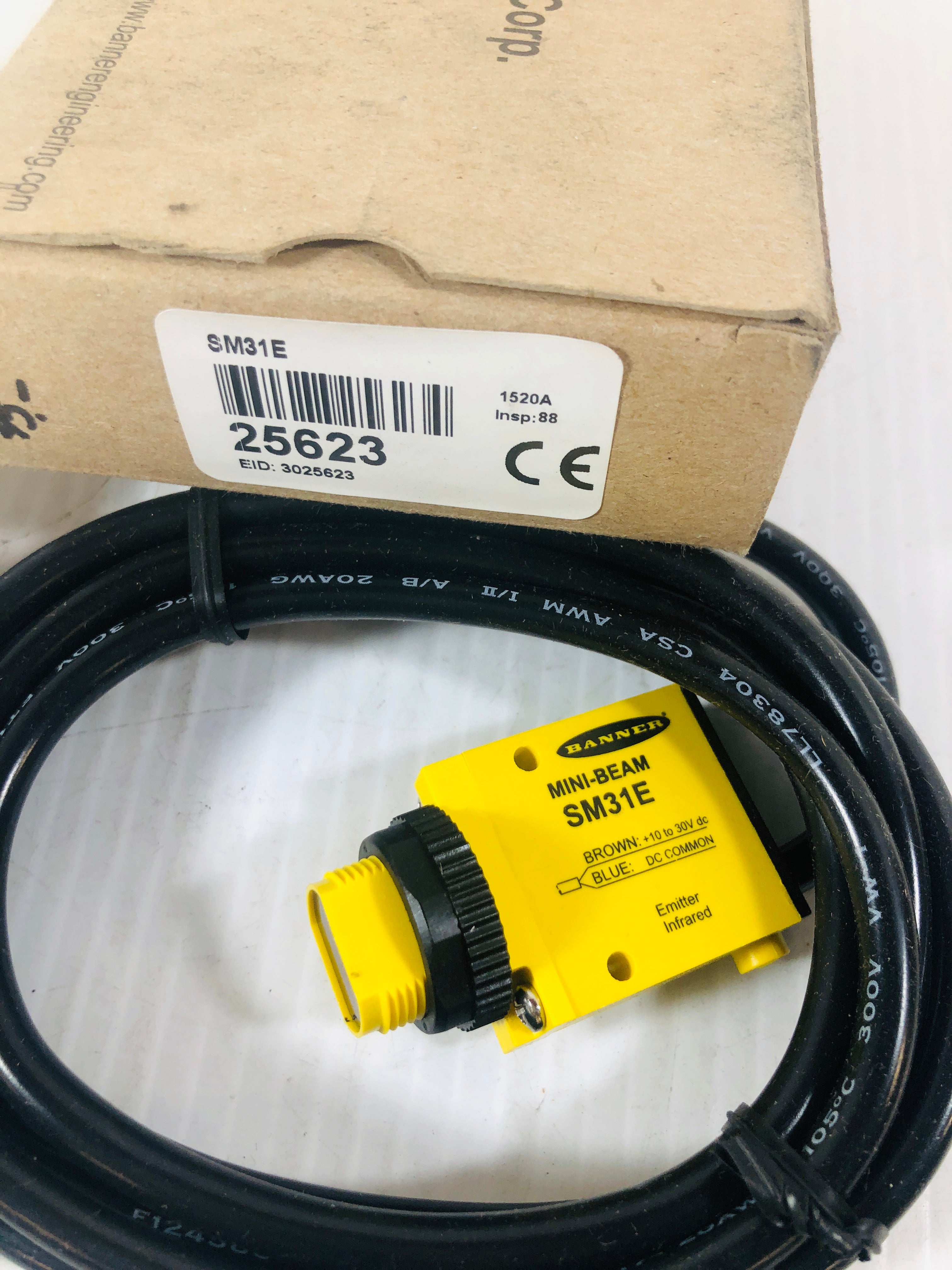 Banner 25623 Photoelectric Sensor Switch Mini Beam SM31E