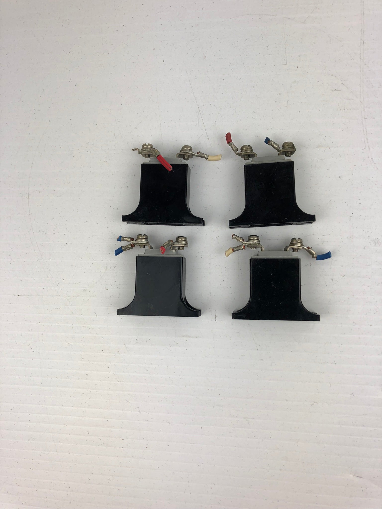 ZNR 20EK821 Electrical Component Surge Absorber 86 (Lot of 4)