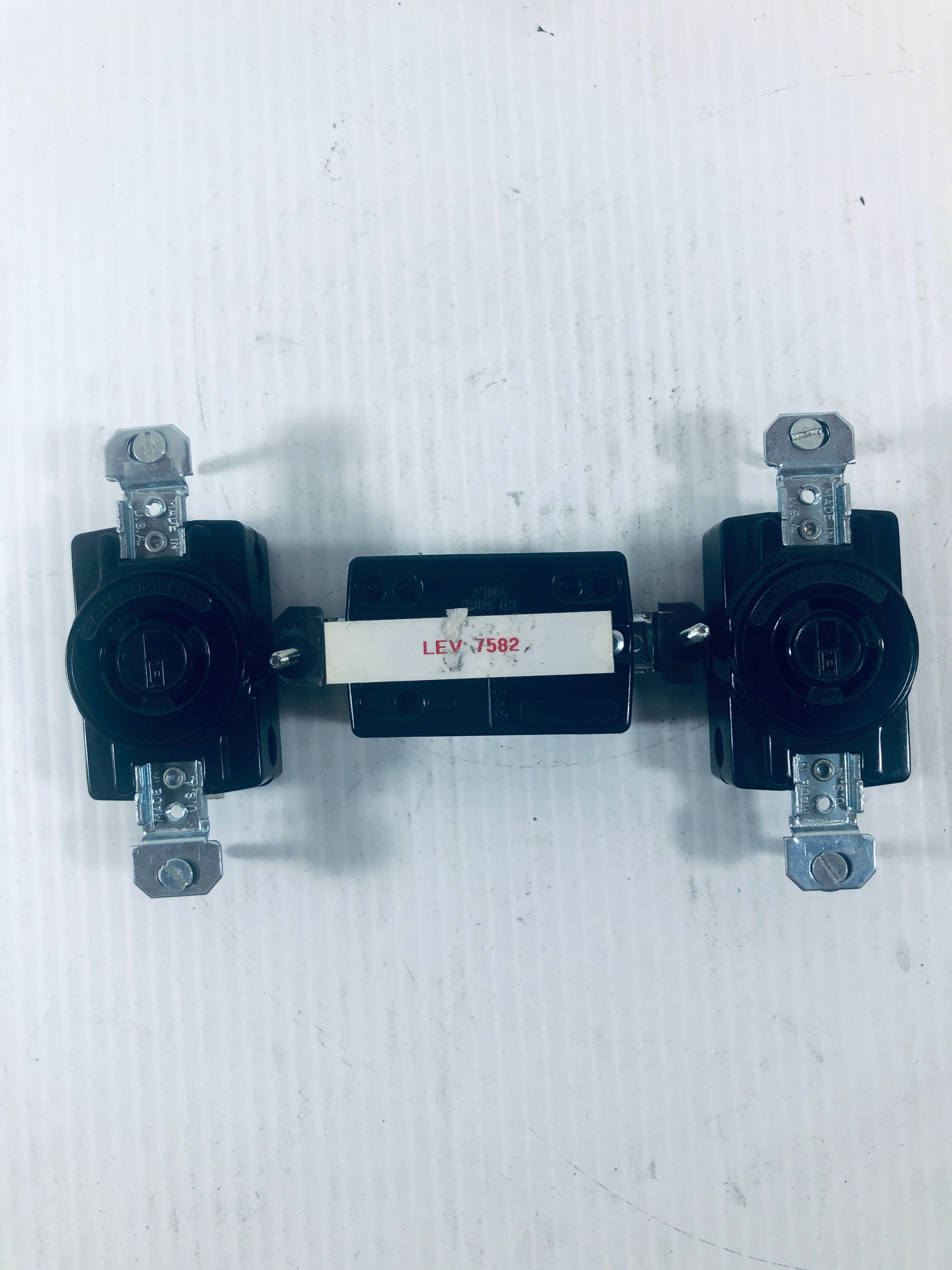 Leviton Receptacle Outlet 7582 Lot of 3