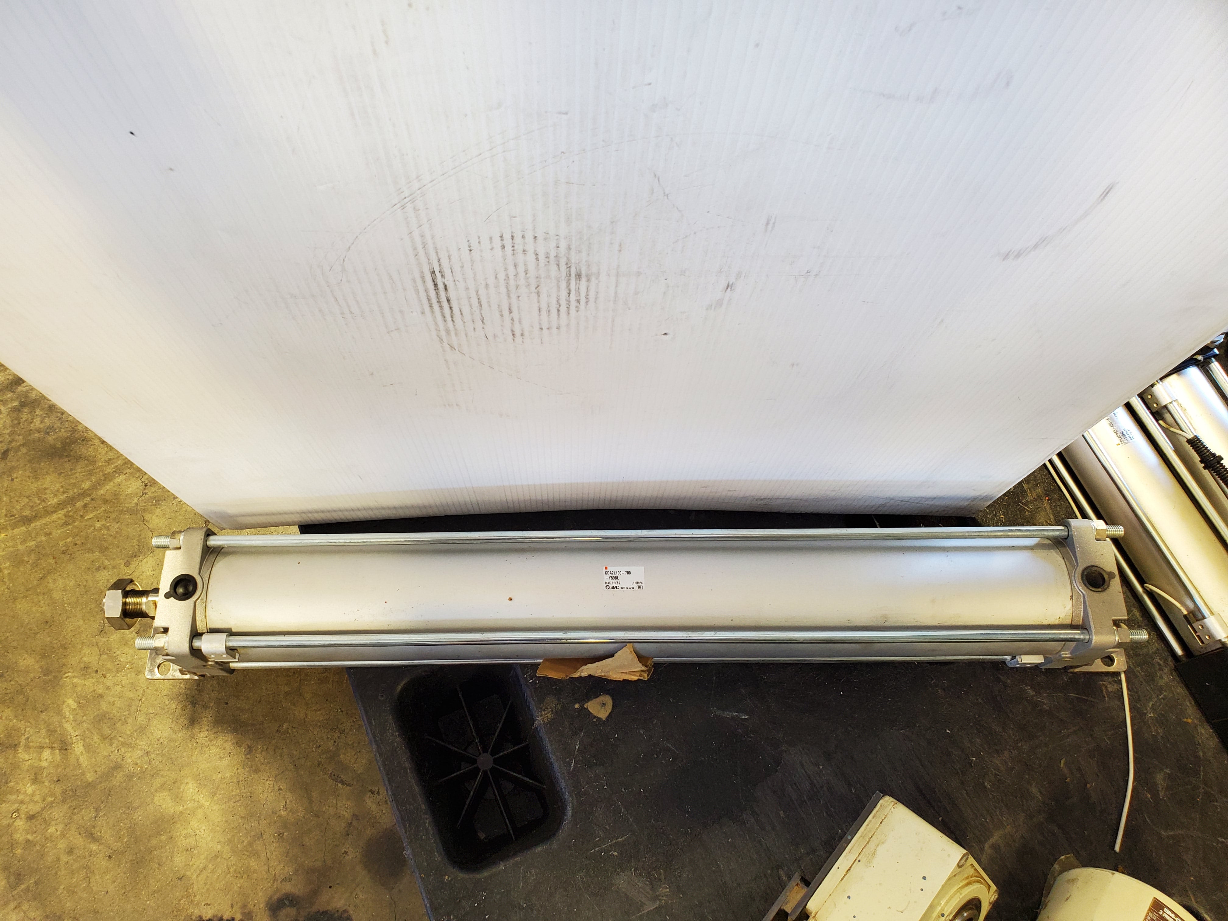 SMC CDA2L100-700-Y59BL Pneumatic Cylinder Max Press 1.0MPa