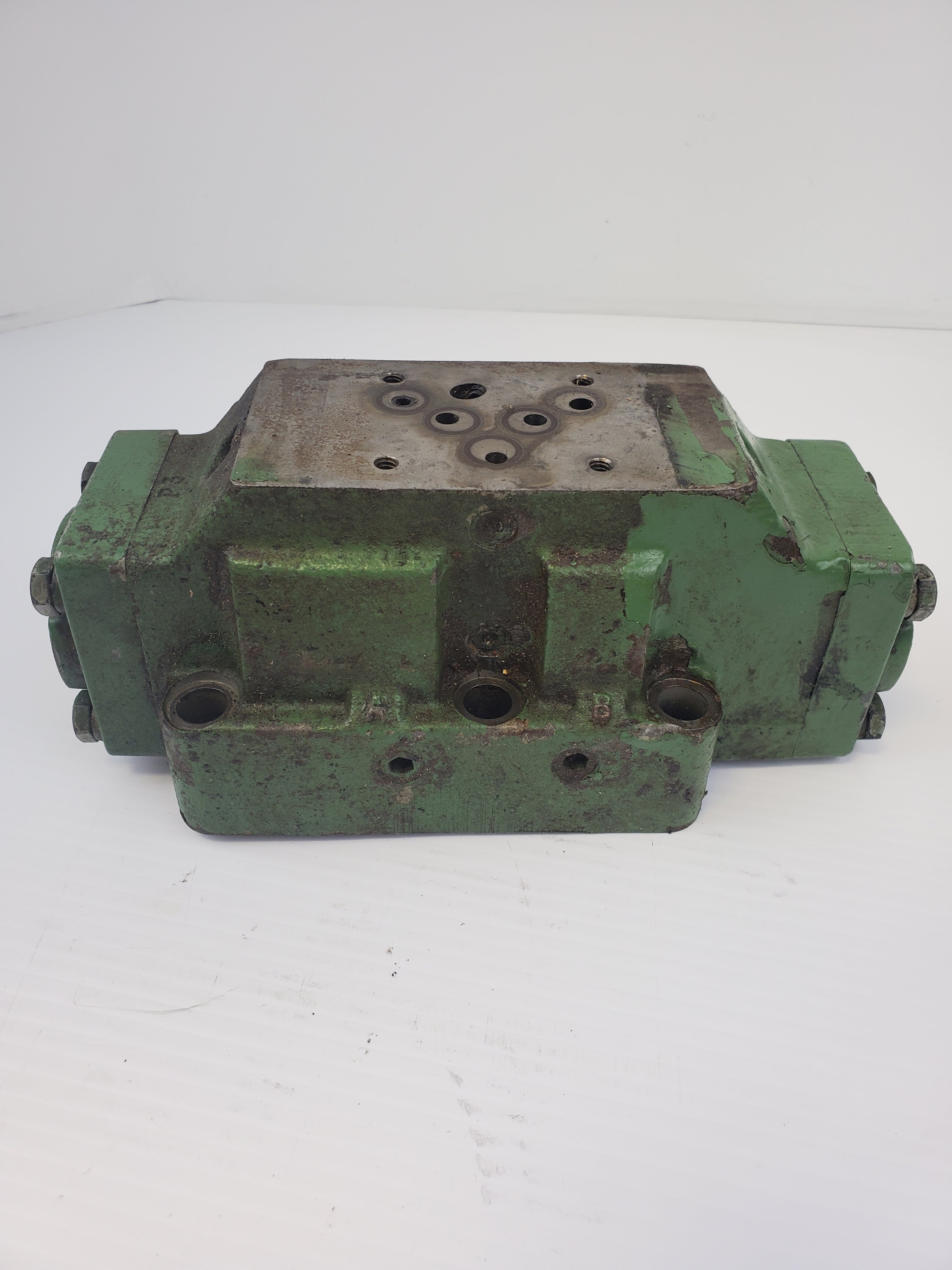 Vickers 280400 L24 Manifold Solenoid Pilot Valve