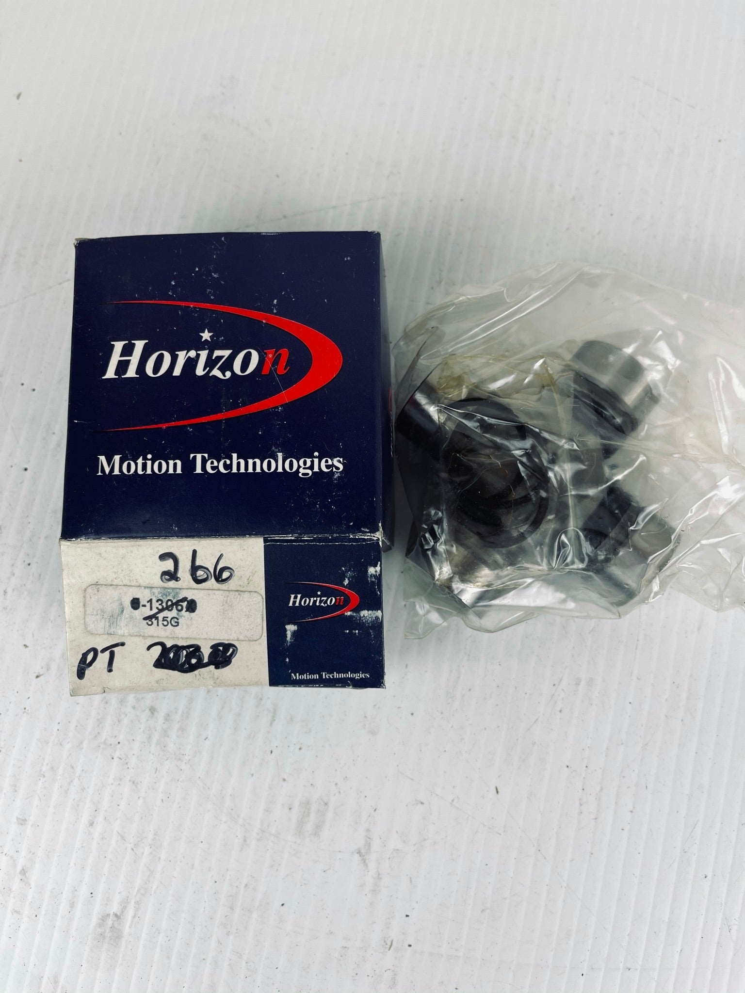 Horizon 266 1306 315G Universal Joint Kit