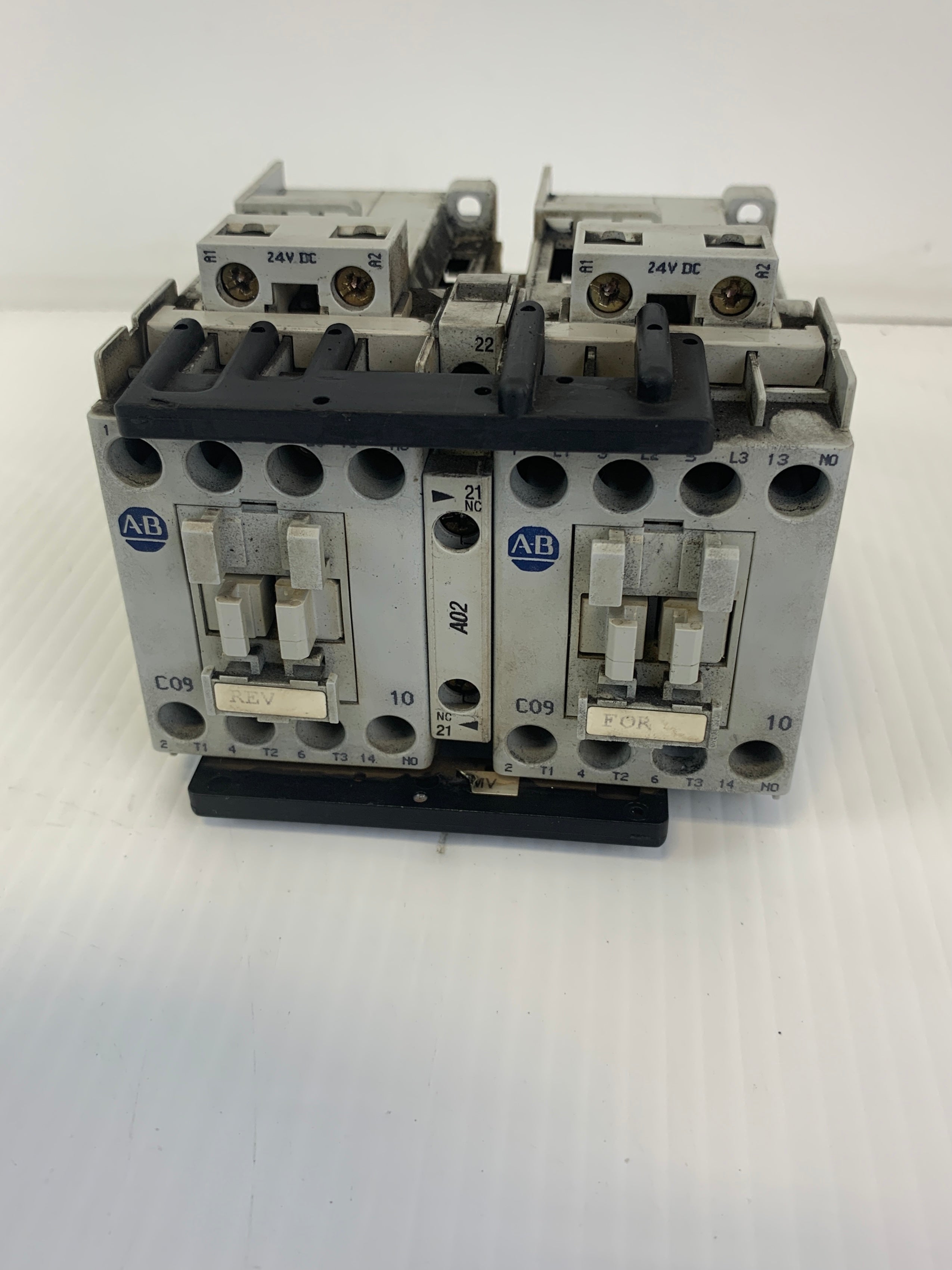 Allen-Bradley 100-C09Z*10 Contactor Series A Set of 2