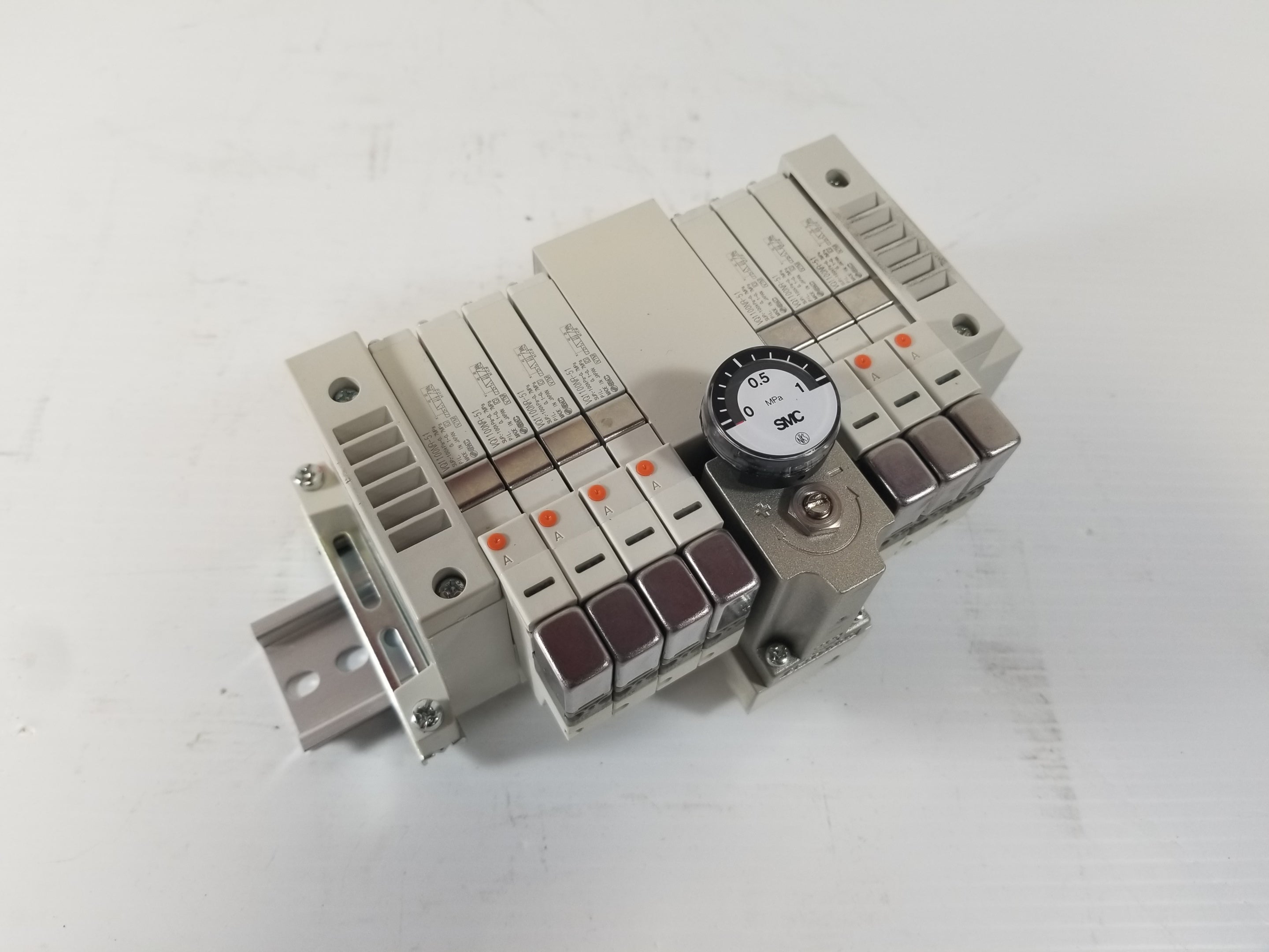 SMC VV5Q1-GAO006 Pneumatic Manifold NNB