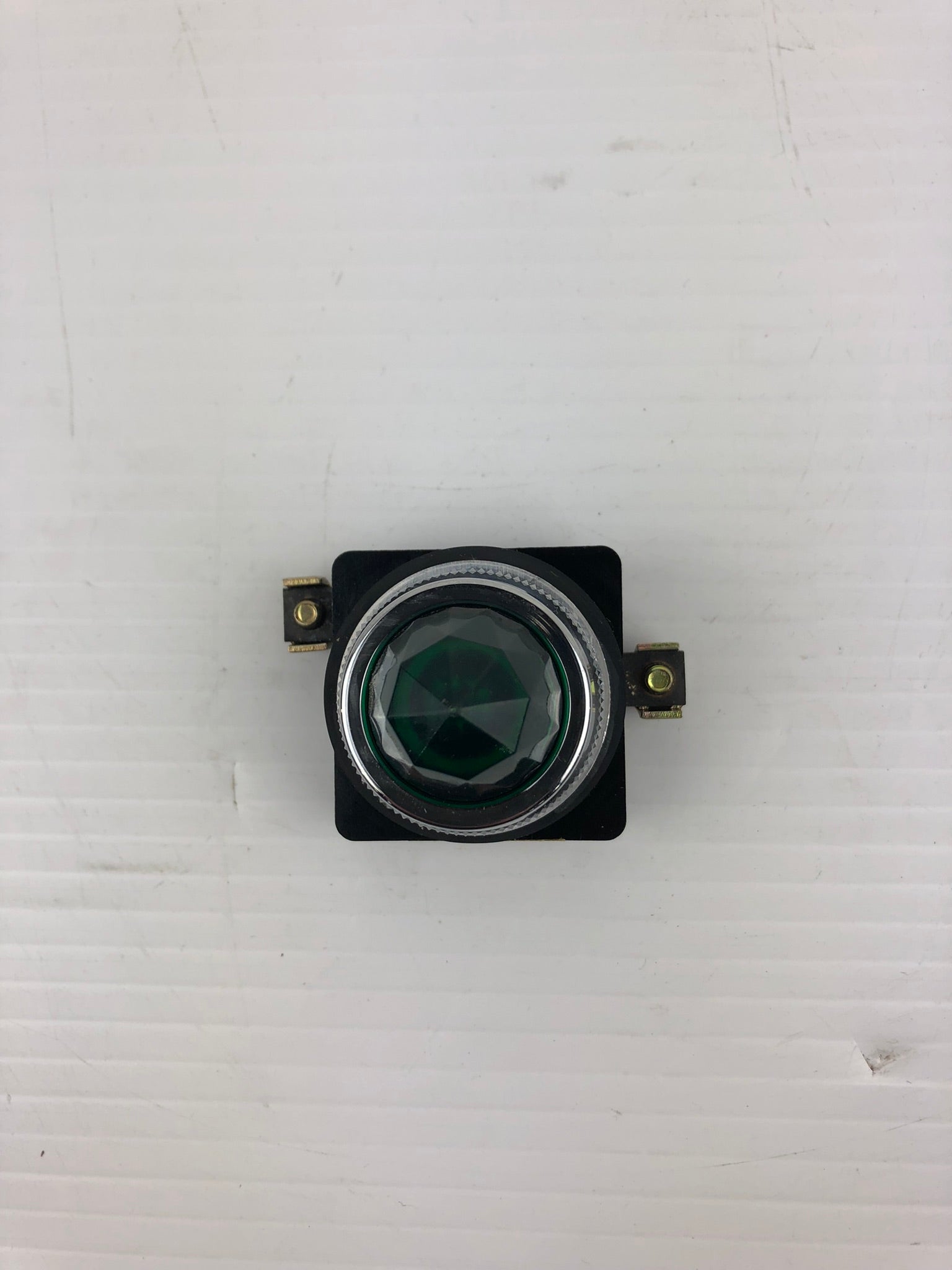 Fuji RCa470-ZKUL 150 V 3W Green Pilot Lamp Command Switch