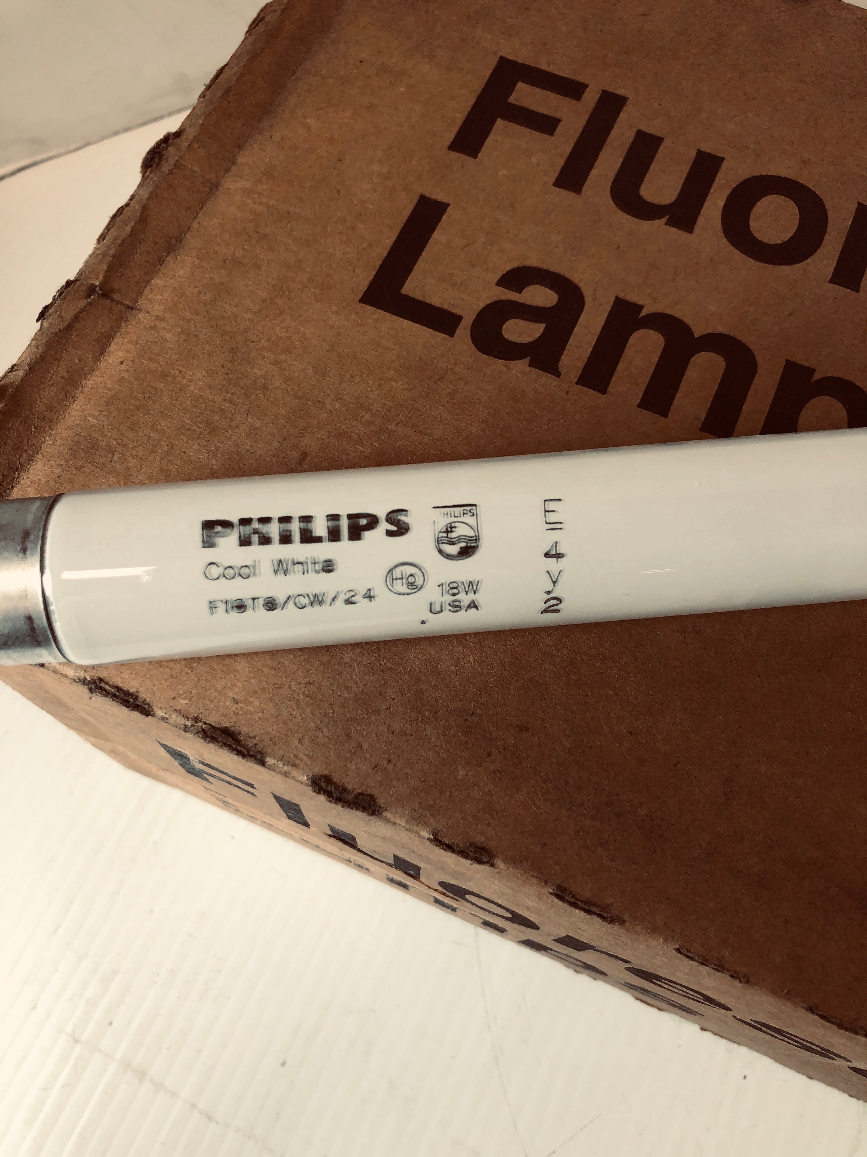 Philips F18T8 CW 24 1LP 236901 18W Bulb - Case of 24