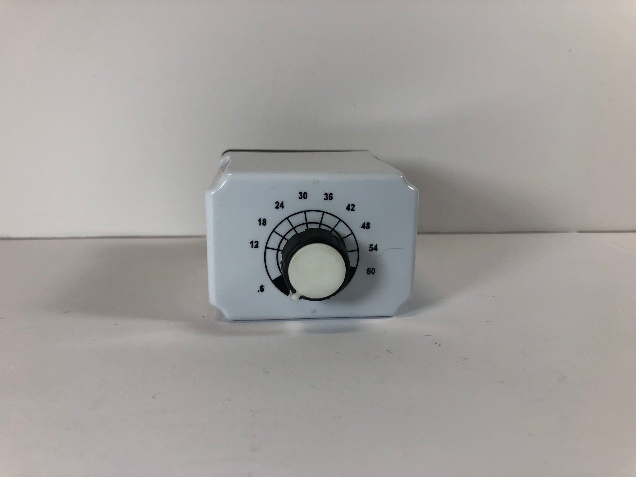 Dayton 5YZ88N Time Delay Relay with Socket 6X156 Switch