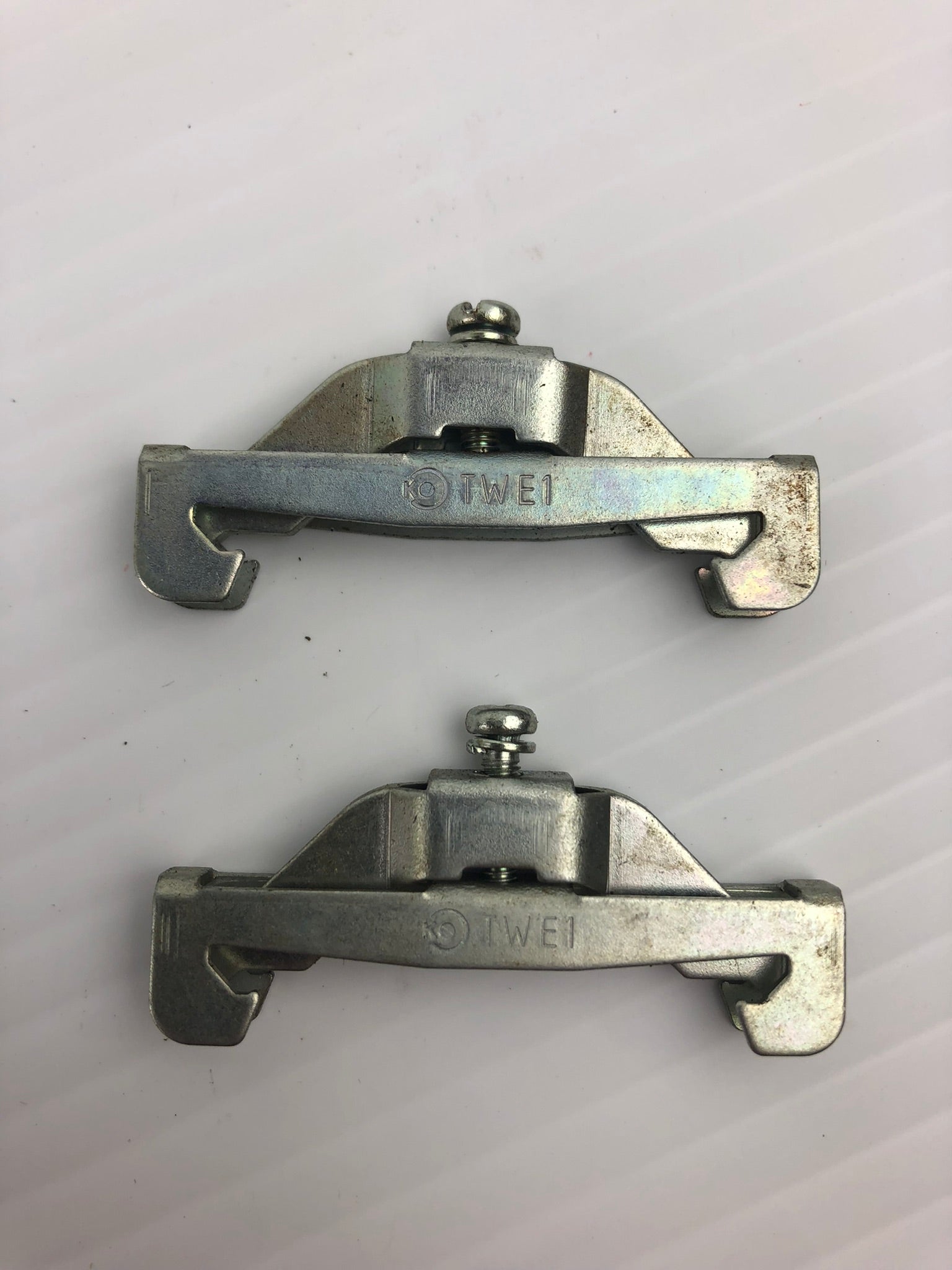 Kasuga Electric TWE1 Stopper for Terminal Block - Lot of 2