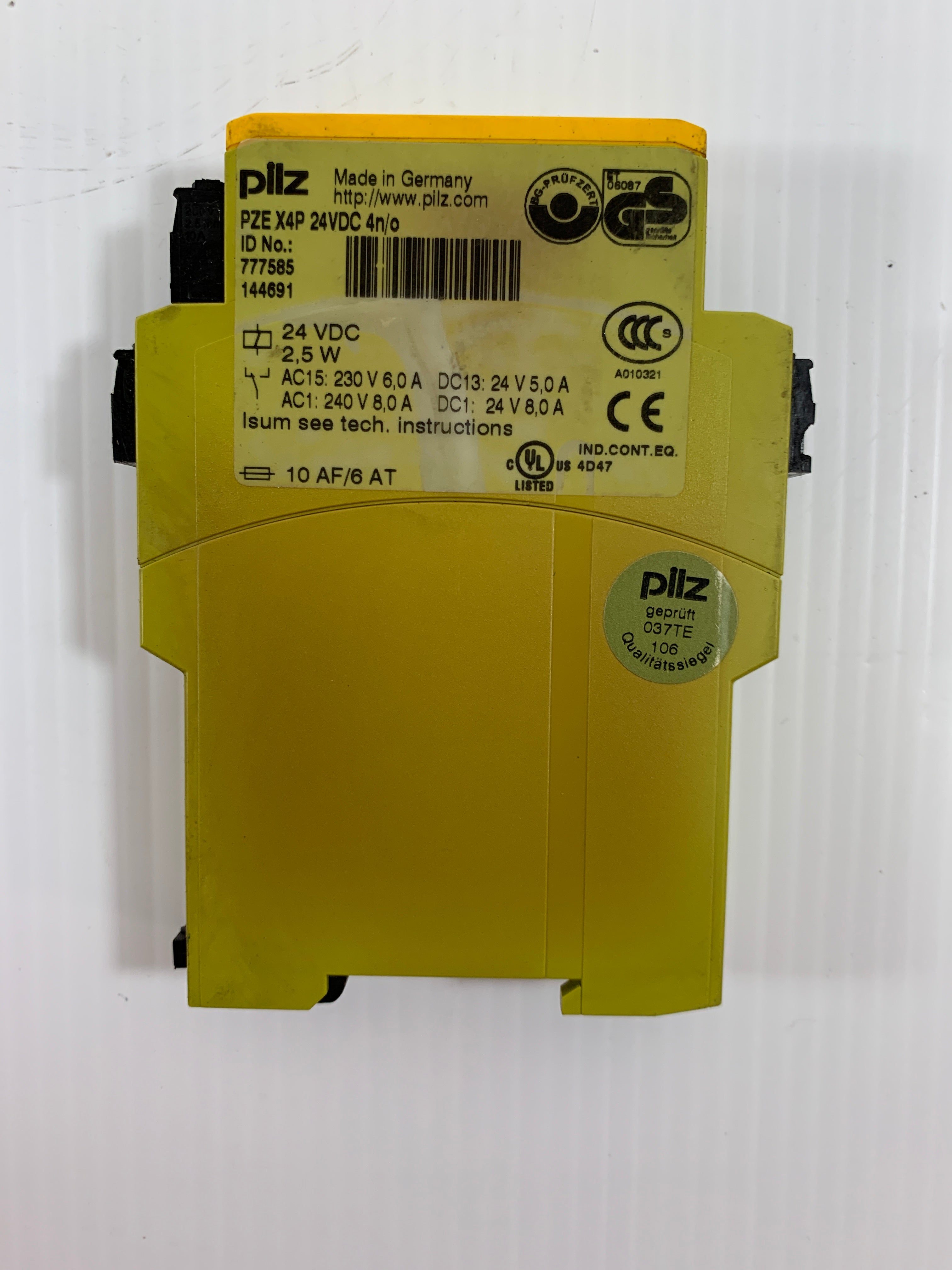 Pilz PZE X4P Safety Relay 24VDC 4n/o
