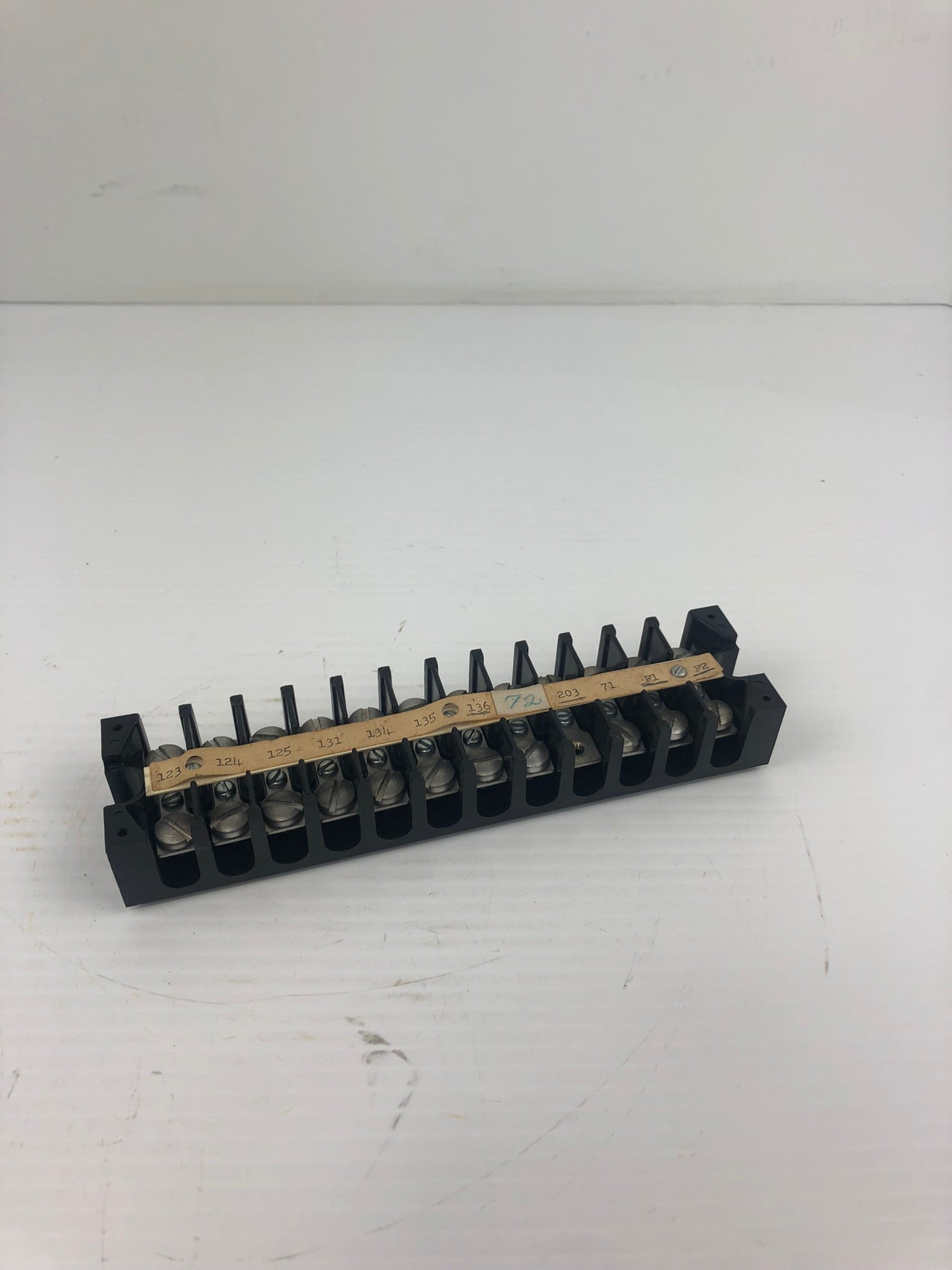 Cutler-Hammer 10987H Contact Terminal Block - 12 Slot