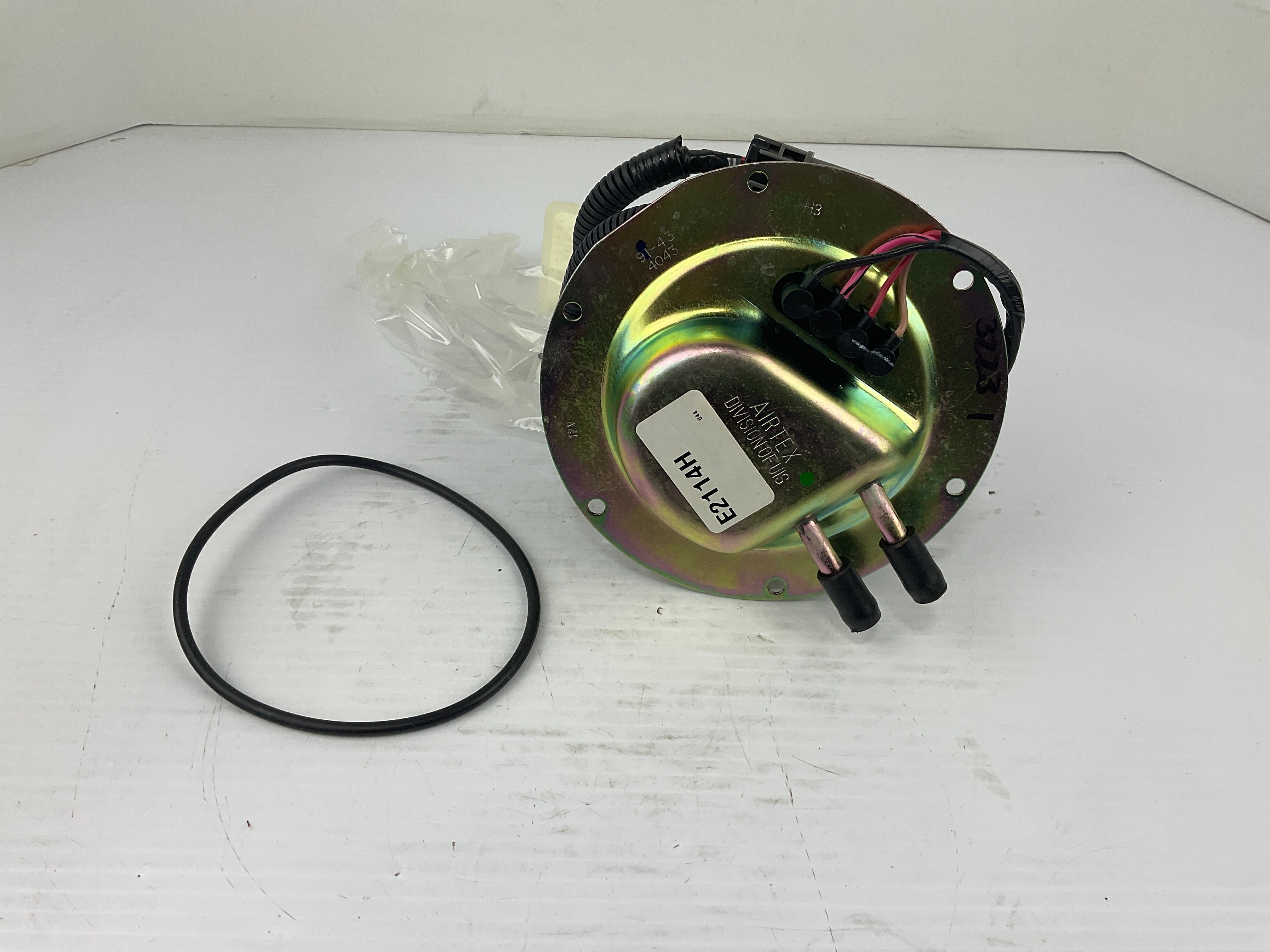 Airtex E2114H Fuel Pump Hanger Assembly