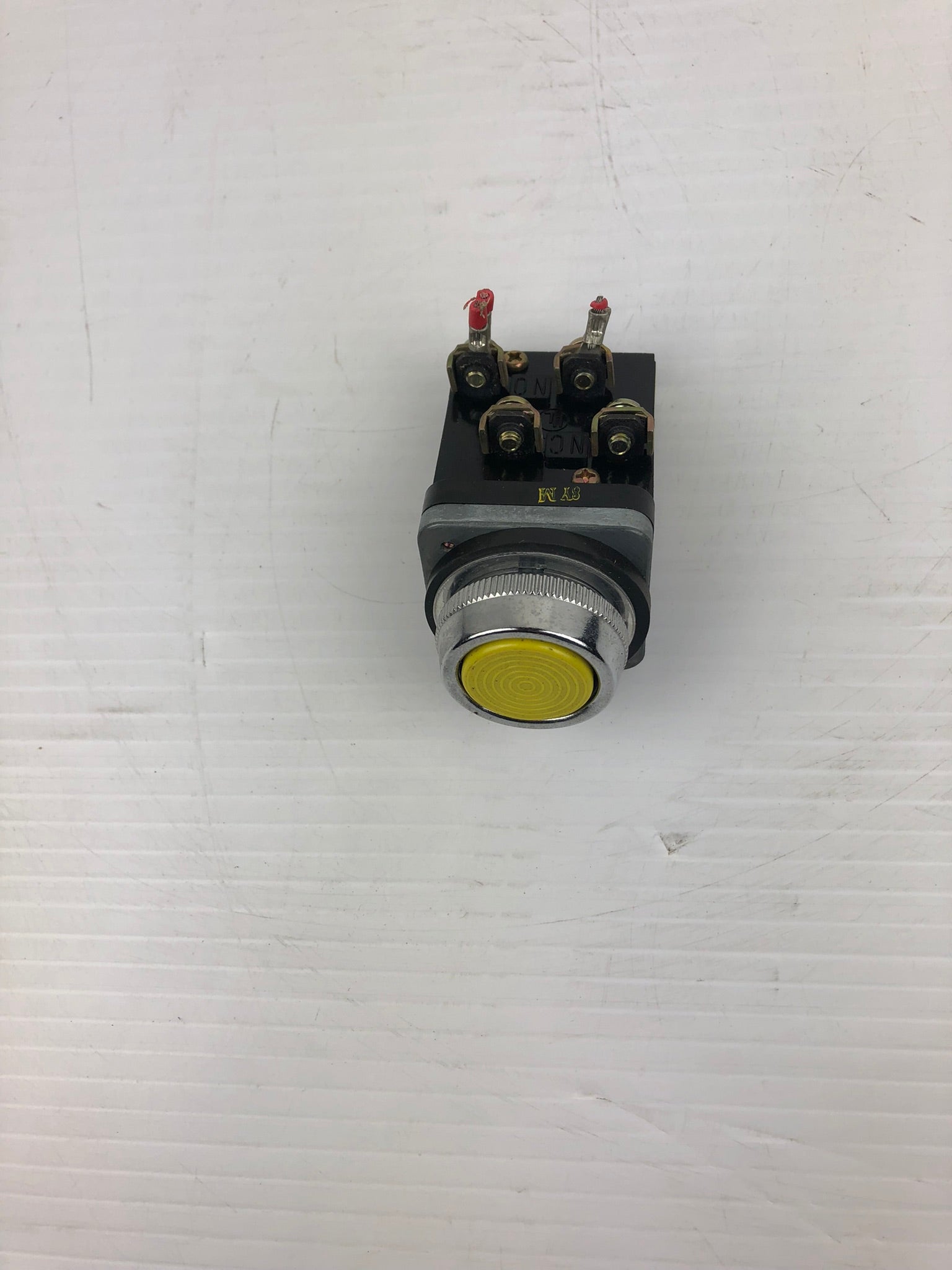 Fuji 70C-IA Reset Button 600VAC 600VDC Yellow