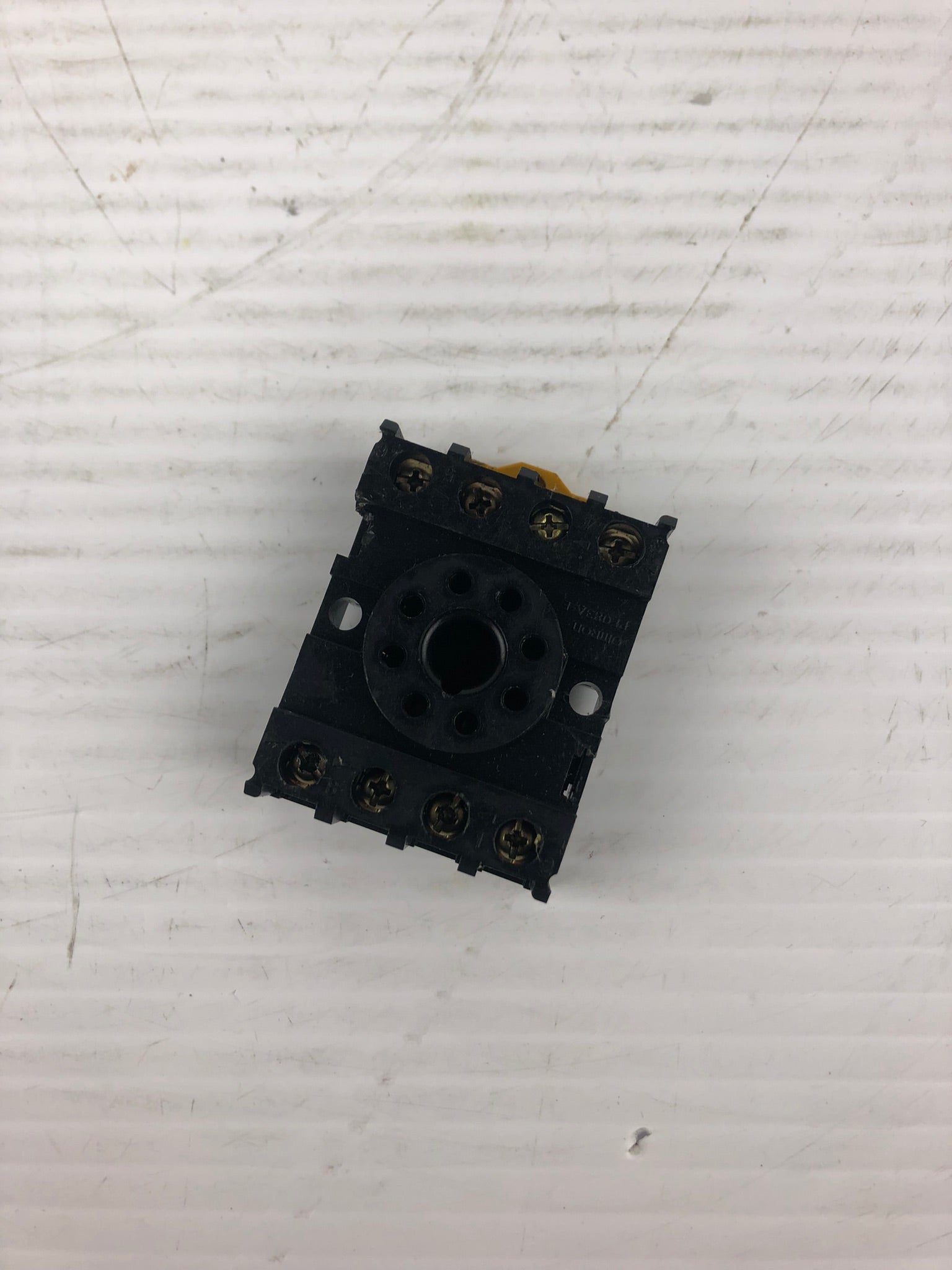 Omron RS 353-657 Relay Base PF083A-E