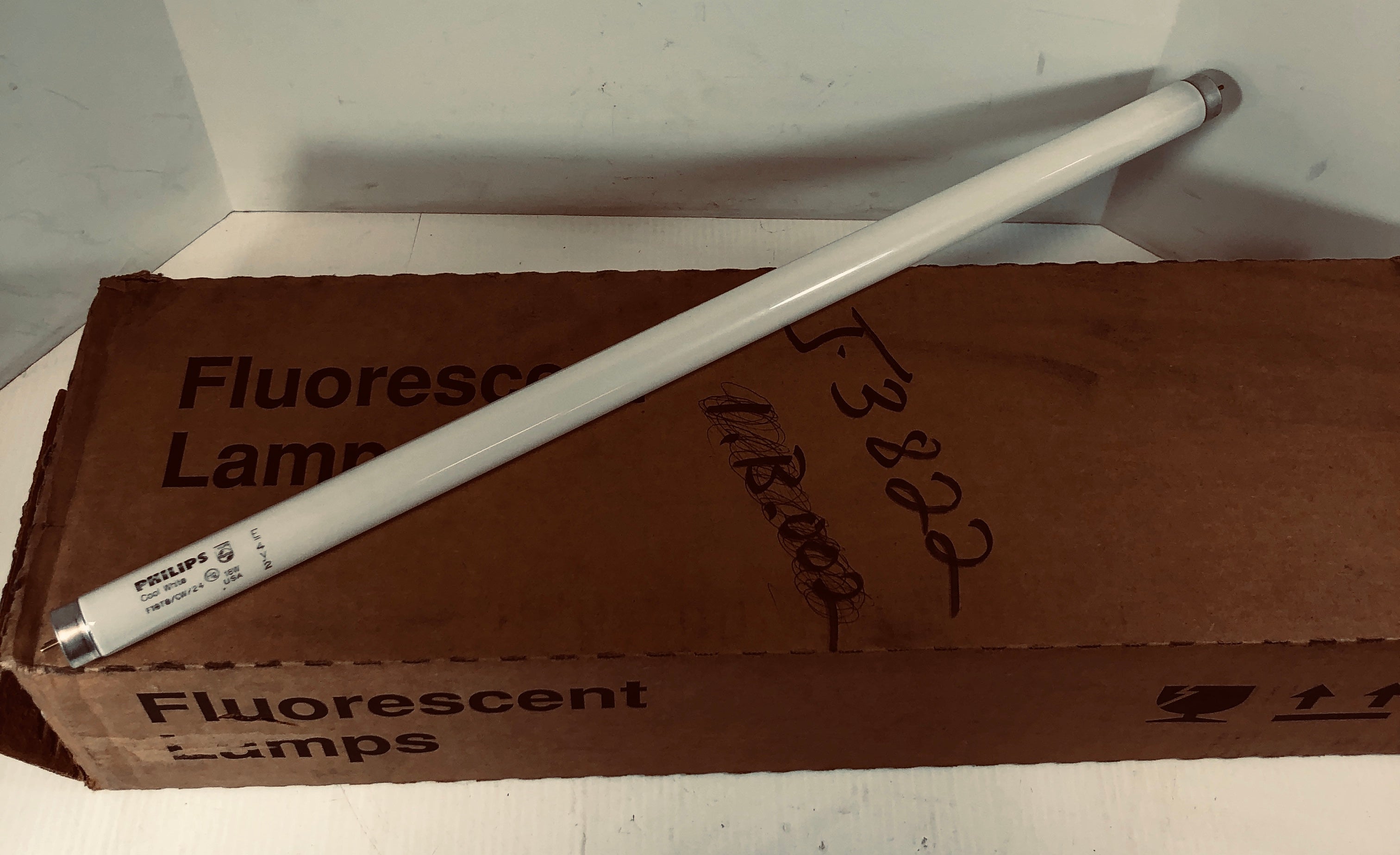 Philips F18T8 CW 24 1LP 236901 18W Bulb - Case of 24