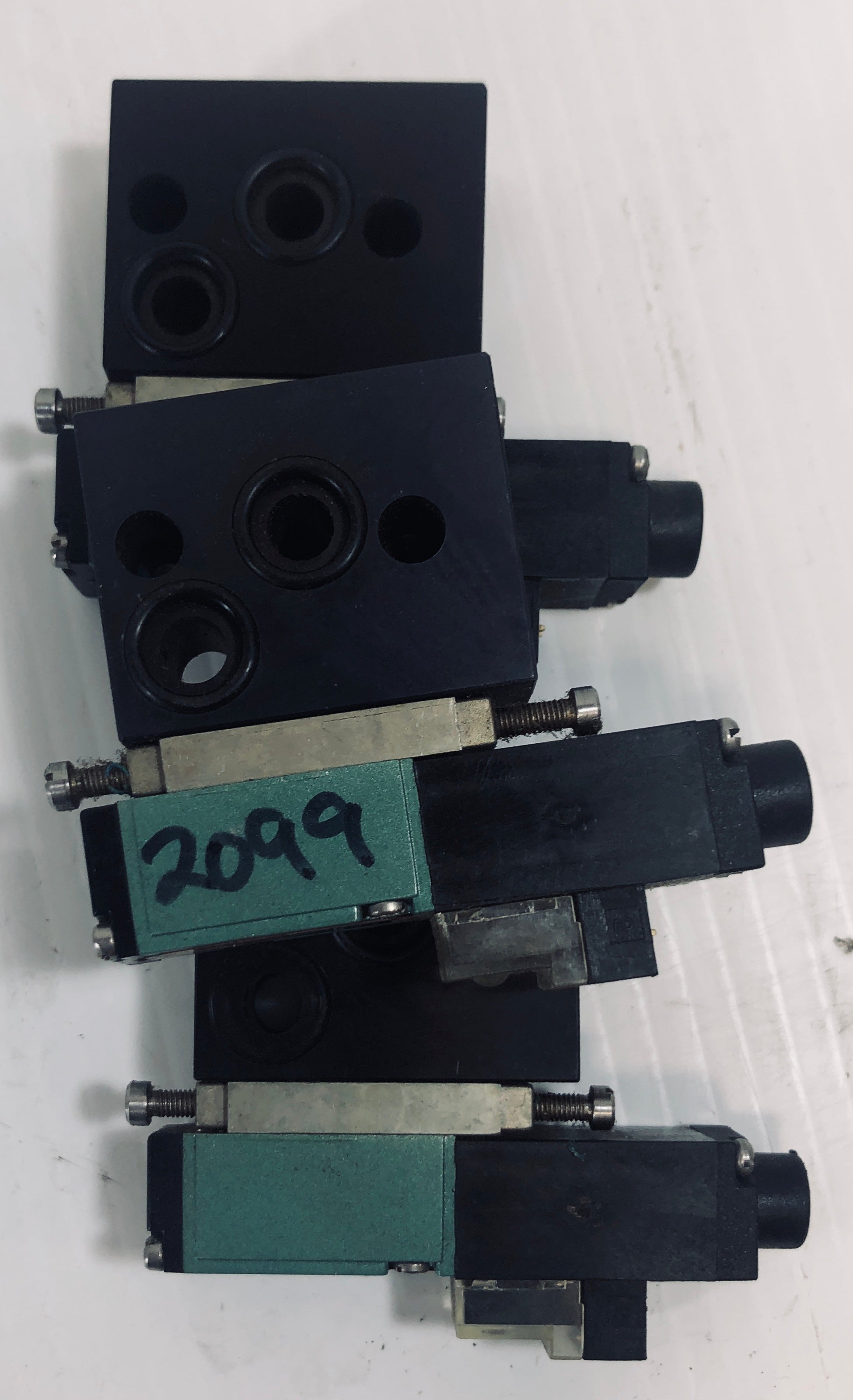 Numatics Solenoid Valve M11SA21M00006 1.8 Watts 24 VDC (Lot of 3)