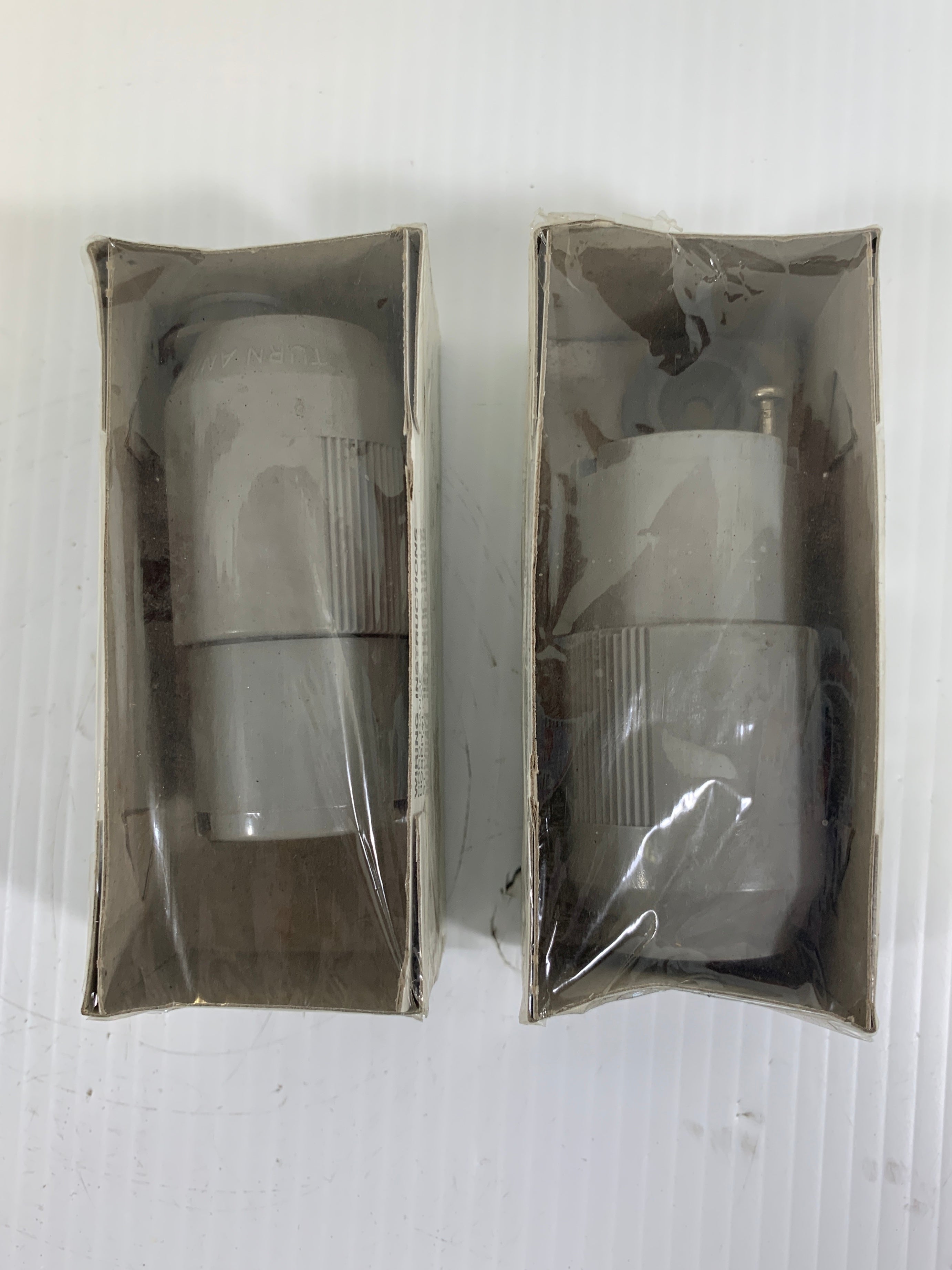 Arrow Hart Autogrip Connector 6566N 15A 250V 2 Pole 3 Wire Lot of 2