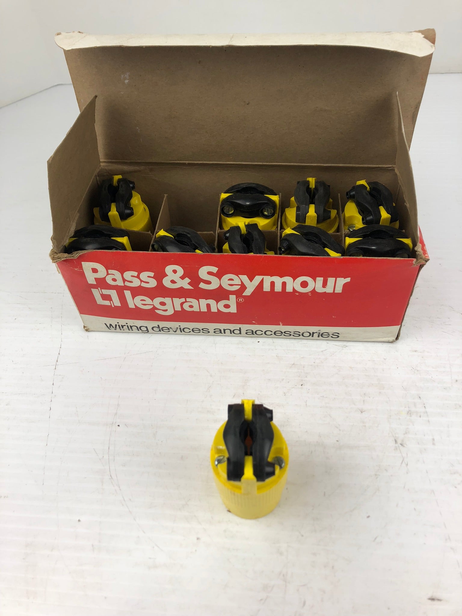 Pass & Seymour 7555-6 Receptacle 10A-250V 15A-125V - Box of 10