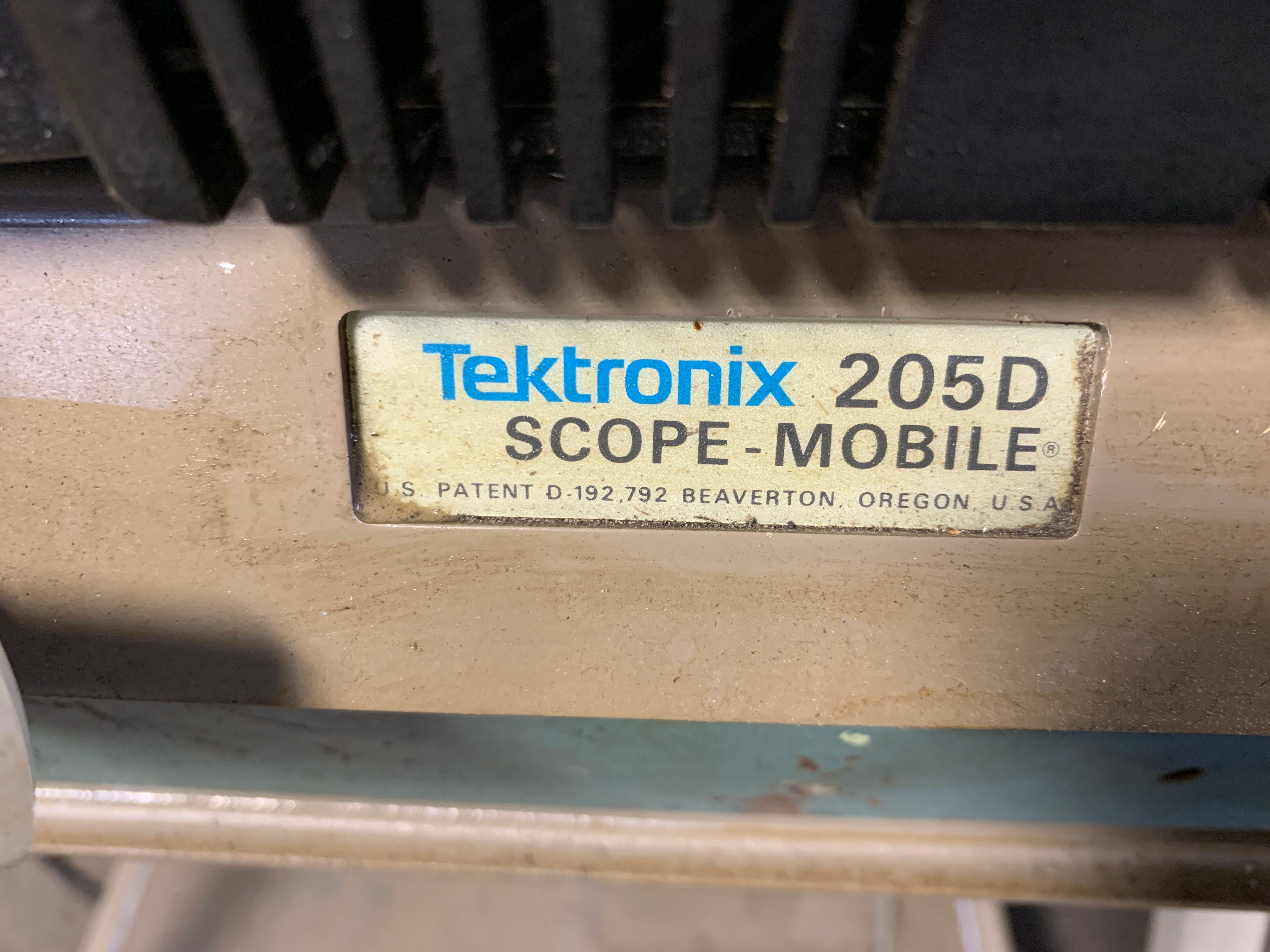 Allen-Bradley 1770-TA Industrial Terminal Monitor and Stand Tektronix 205D