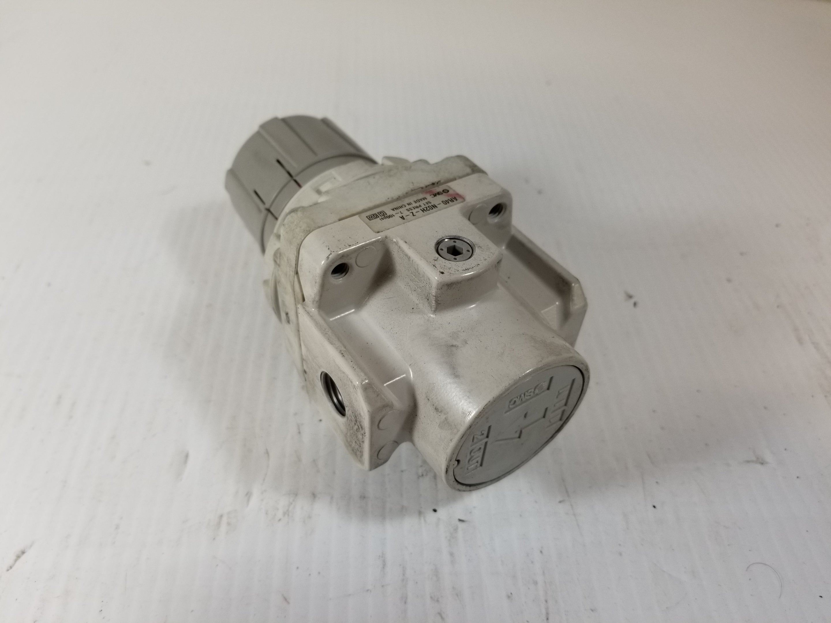 SMC AR40-N02H-Z-A Pneumatic Pressure Regulator 100PSI