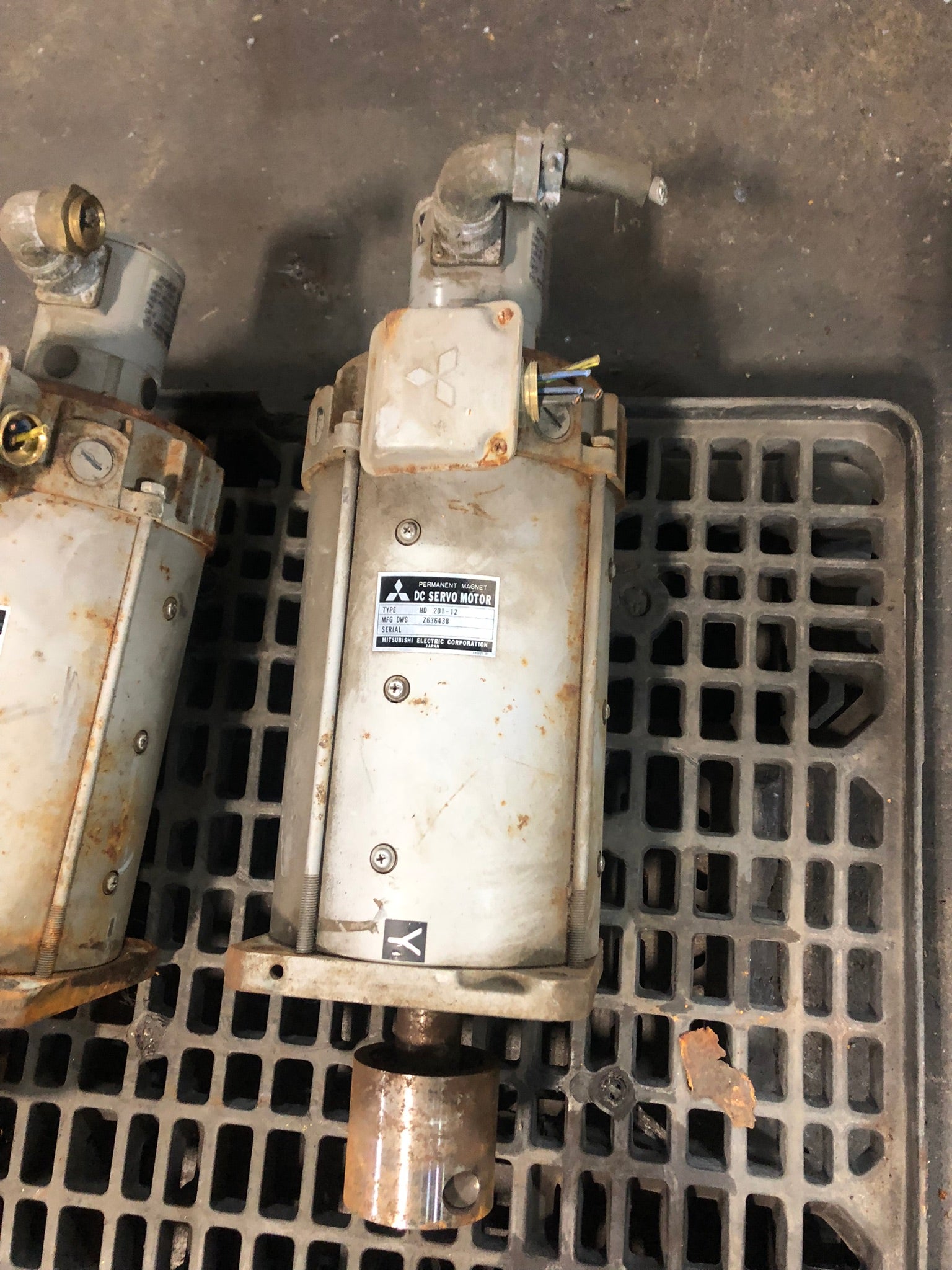 Mitsubishi Z636438 DC Servo Motor HD 201-12