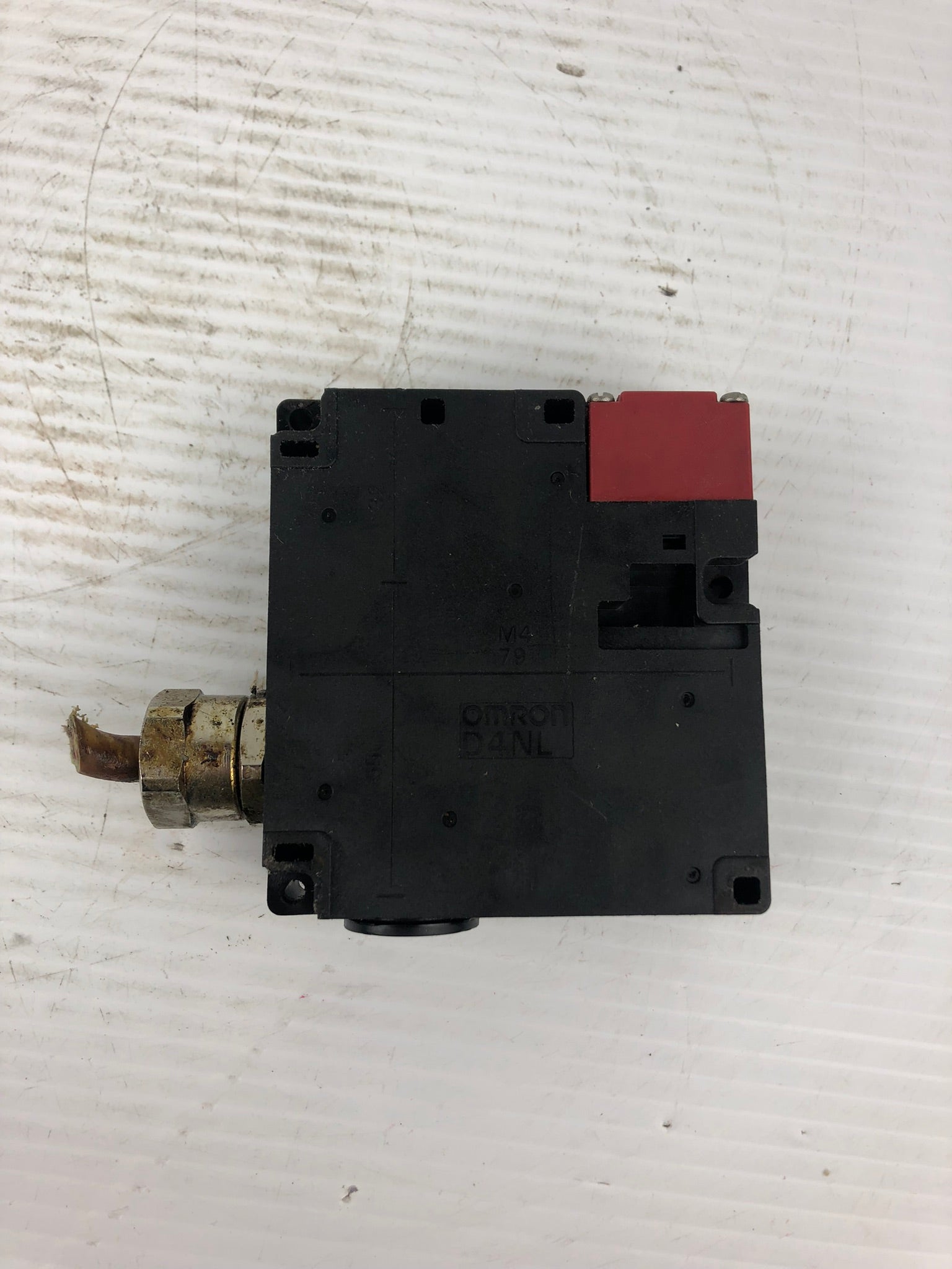 Omron D4NL-1CFG-B Guard Lock Safety-Door Switch 24VDC 100% ED 200mA 21918ZA