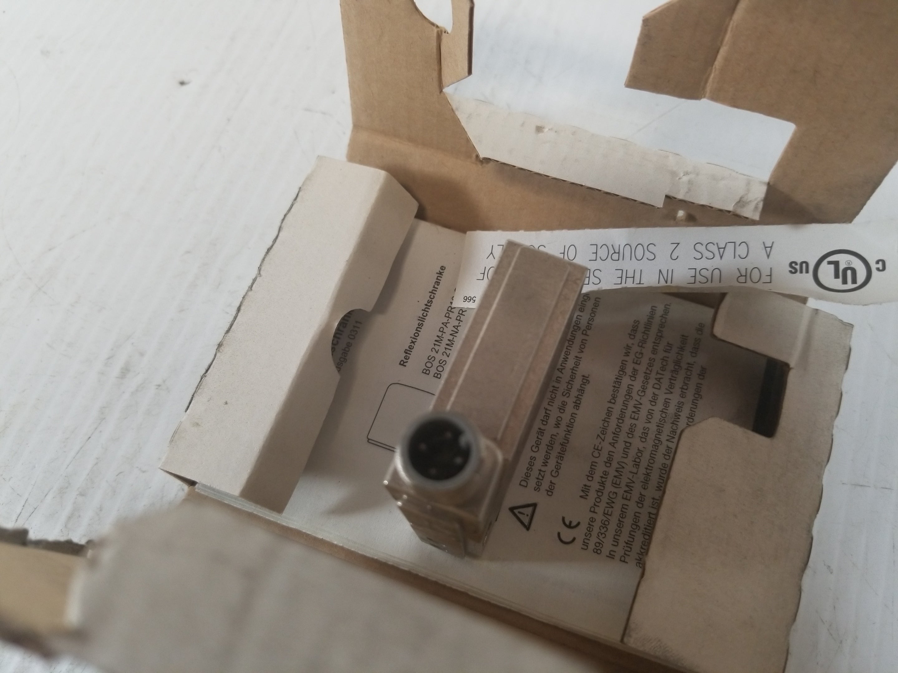 Balluff BOS 21M-NA-PR10-S4 Retroreflective Proximity Sensor