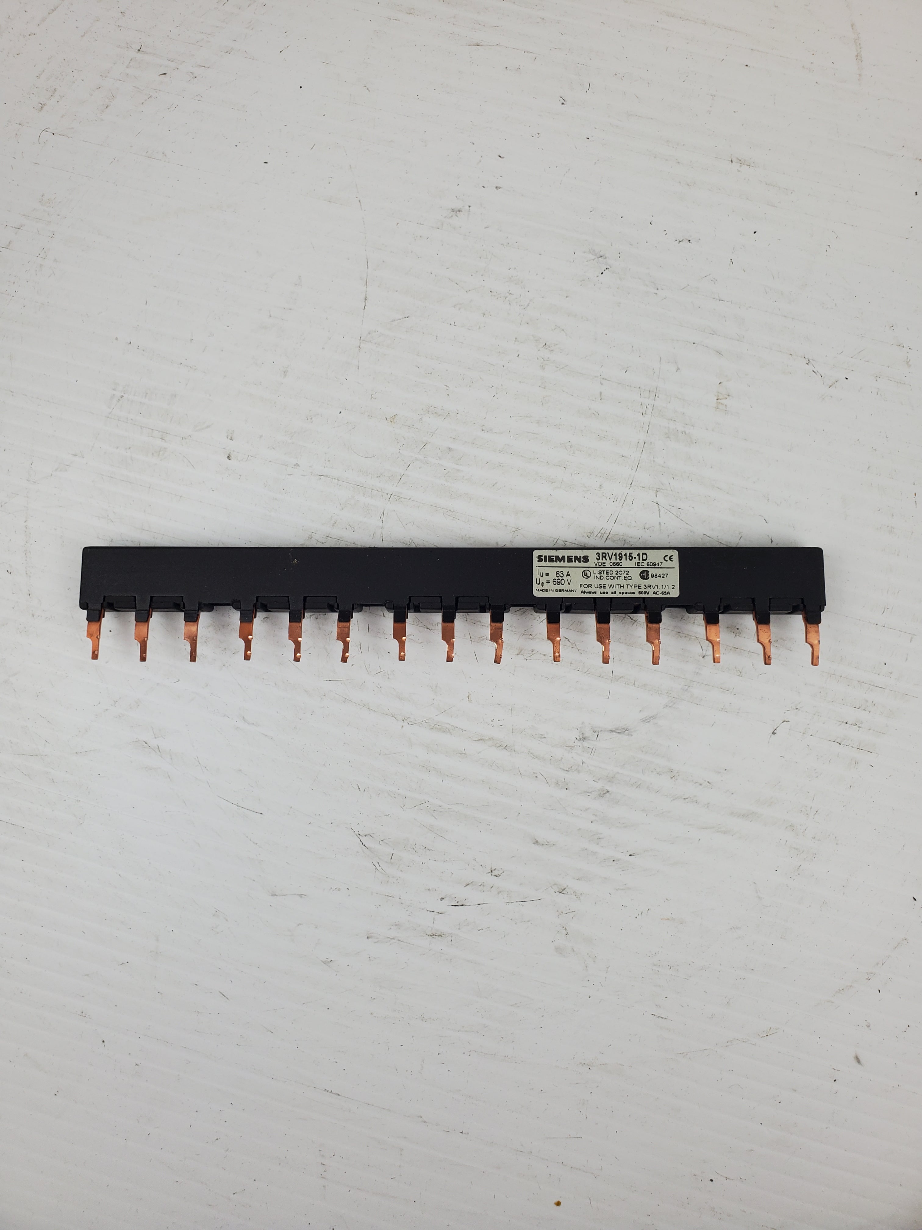 Siemens 3RV1915-1D Auxiliary Line Feeder Busbar 63a 600v