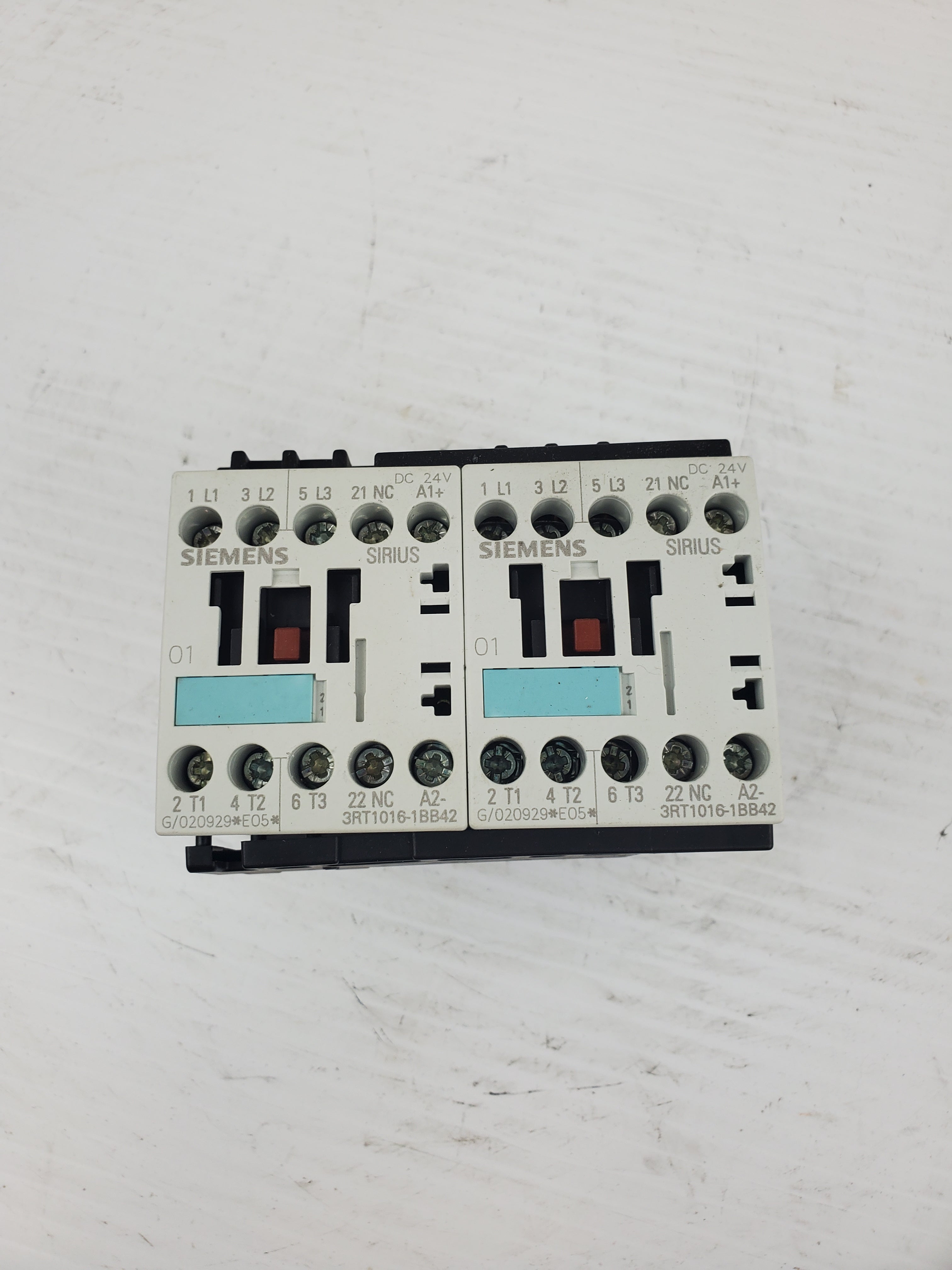SIEMENS 3RT1016-1BB42 PLC Contactor Set of two