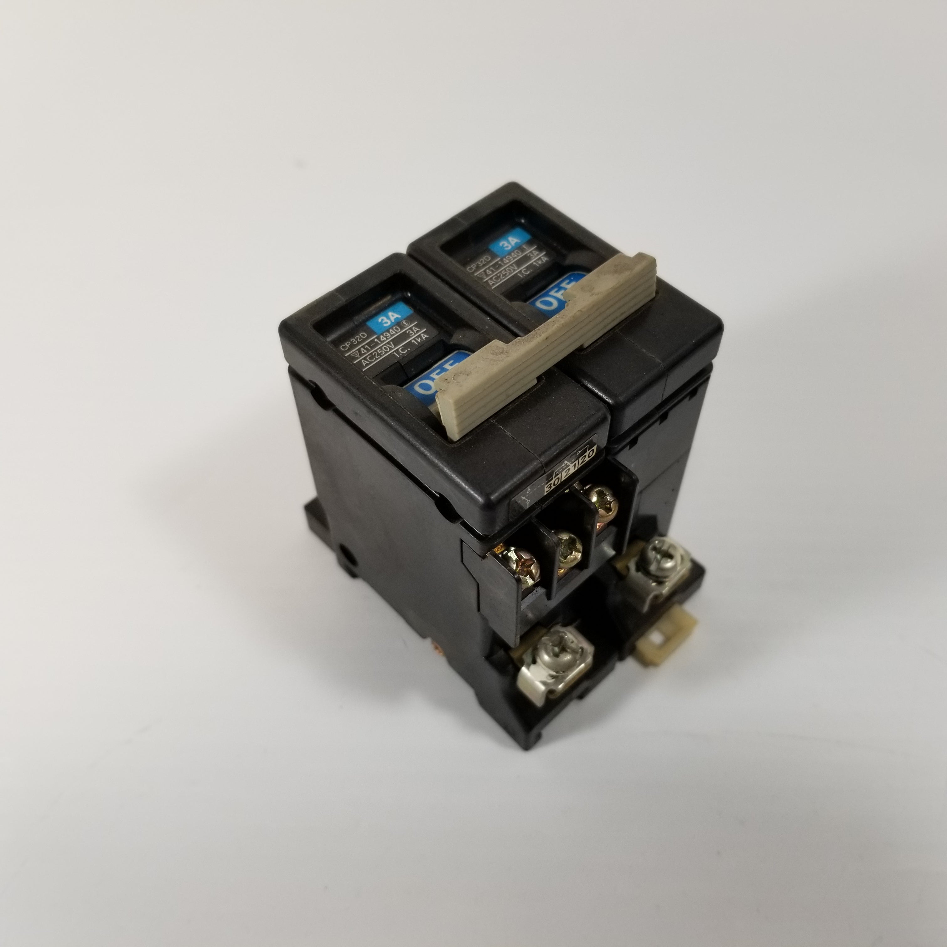 Fuji Electric CP32D 3A 2-Pole Circuit Breaker / Protector