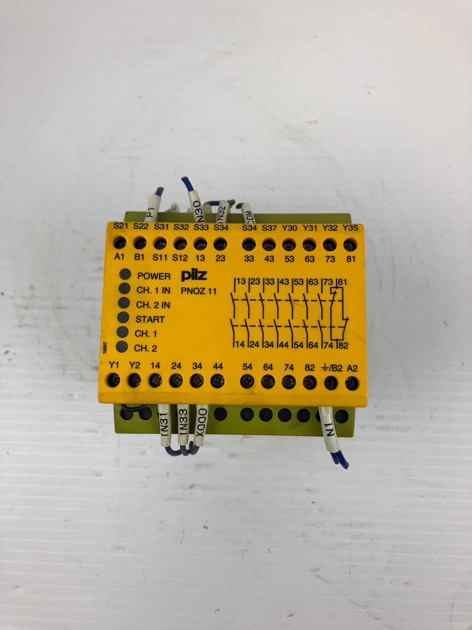 Pilz PNOZ-11 Safety Relay ID 774085 110-120VAC 24 VDC