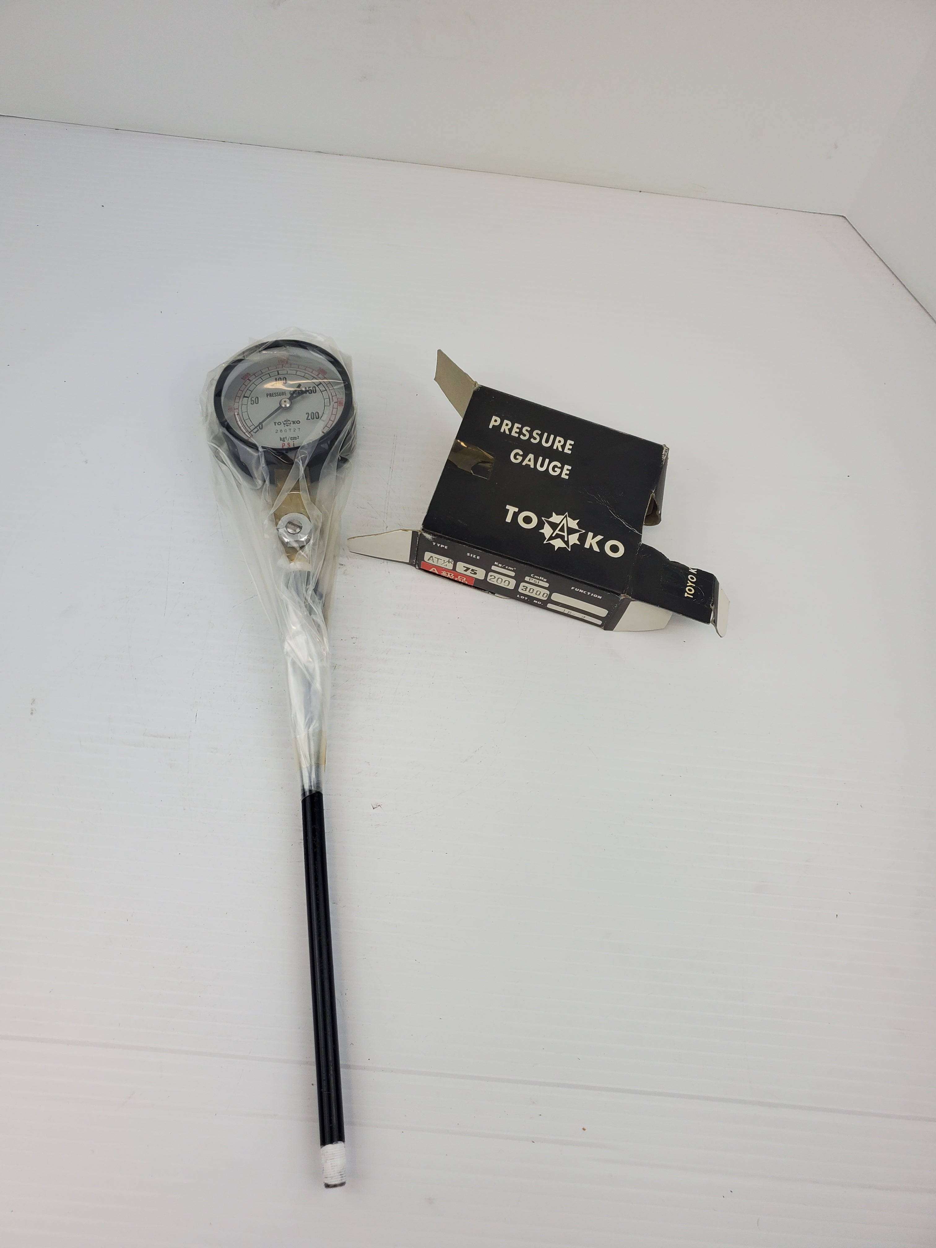 Toako 280727 Pressure Gauge Type AT1/4R Size 75 PSI 3000