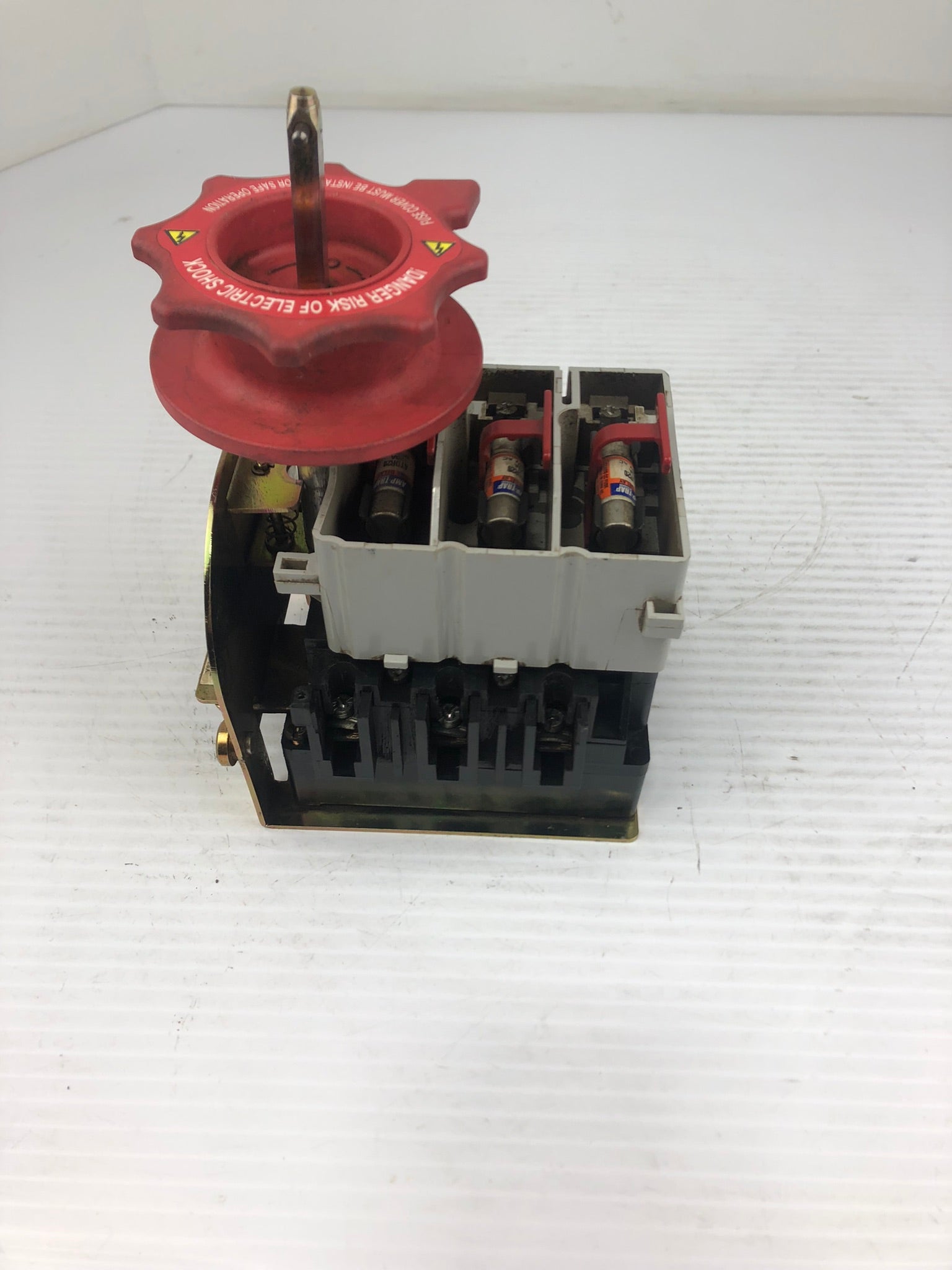 Allen-Bradley 194RF-NC030* Ser A Fused Disconnect Switch Mounted Broken Handle