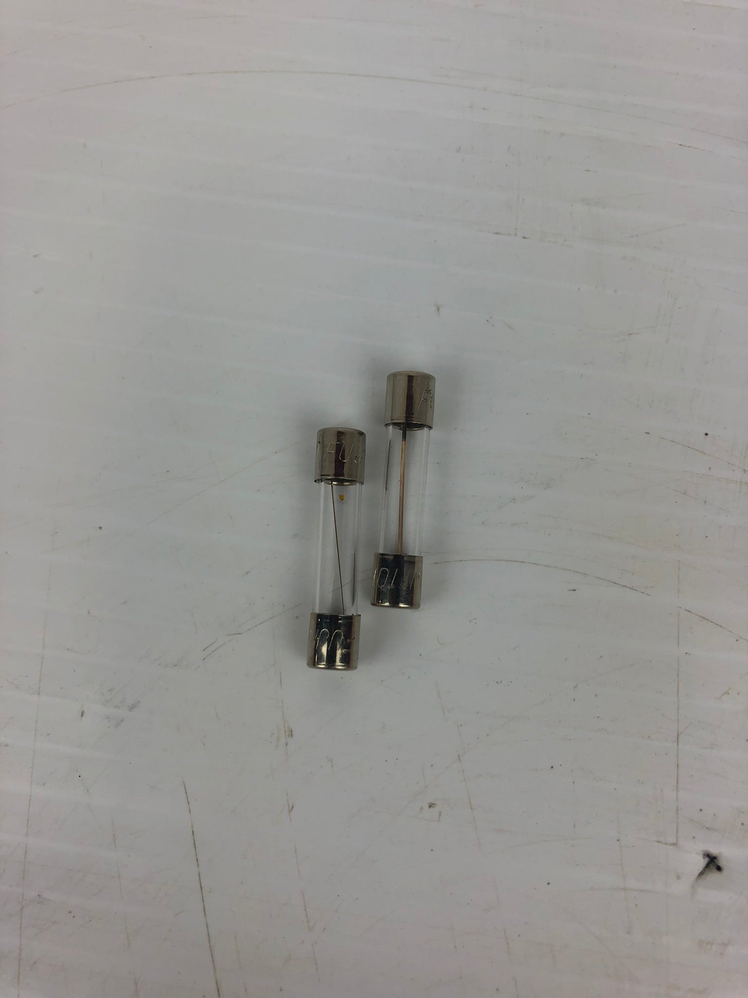 Bussman FUJI Fast Acting Glass Fuses 250V 10A (Lot of 2)