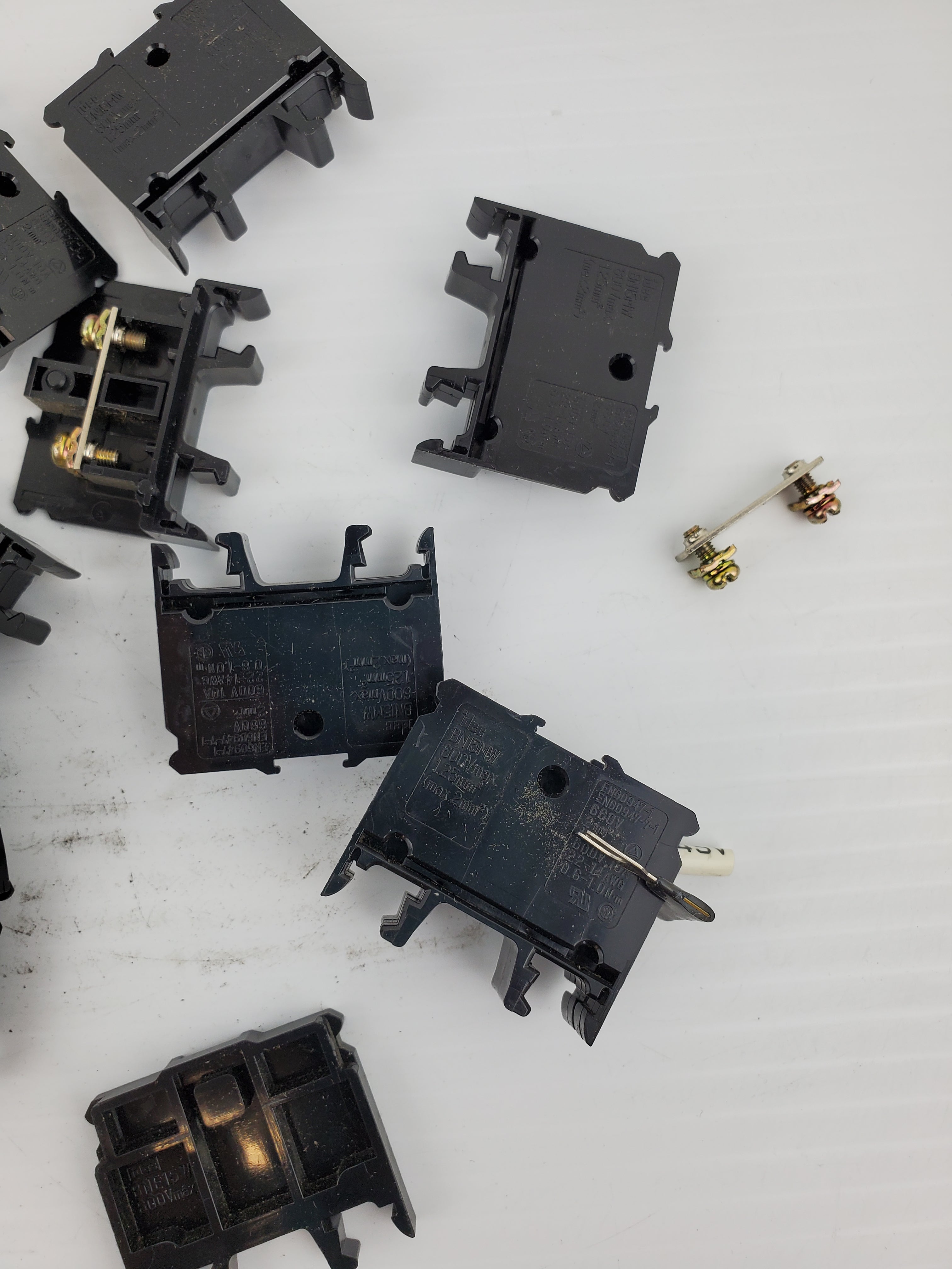 IDEC BN15MW Terminal Blocks (lot of 18)