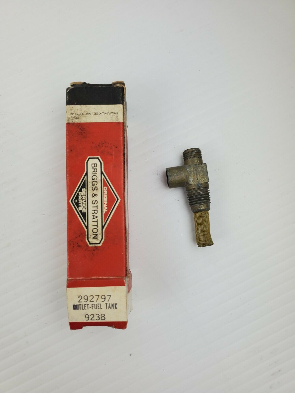Briggs & Stratton 292797 Outlet Fuel Tank 9238