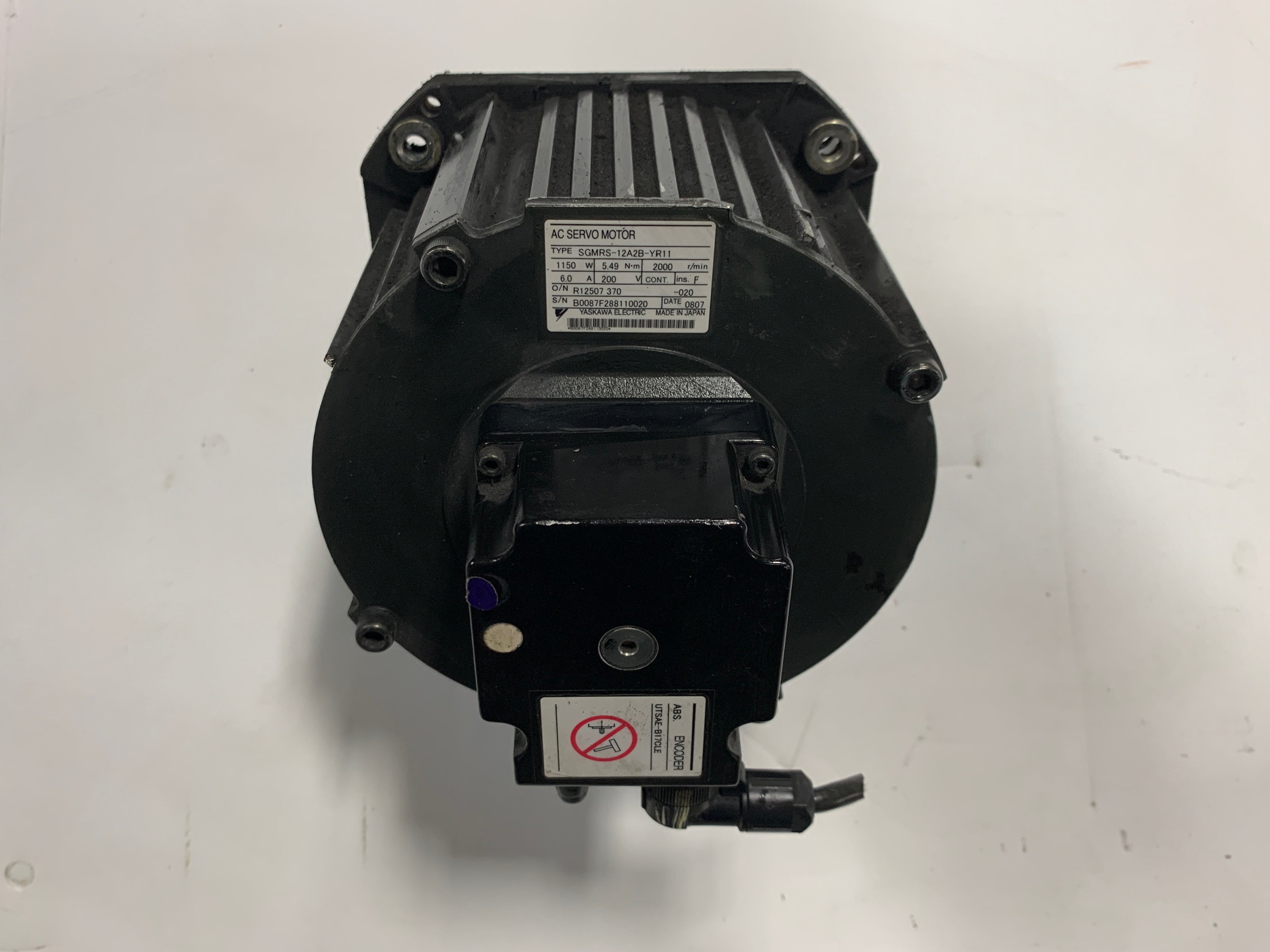 Yaskawa SGMRS-12A2B-YR11 Servo Motor
