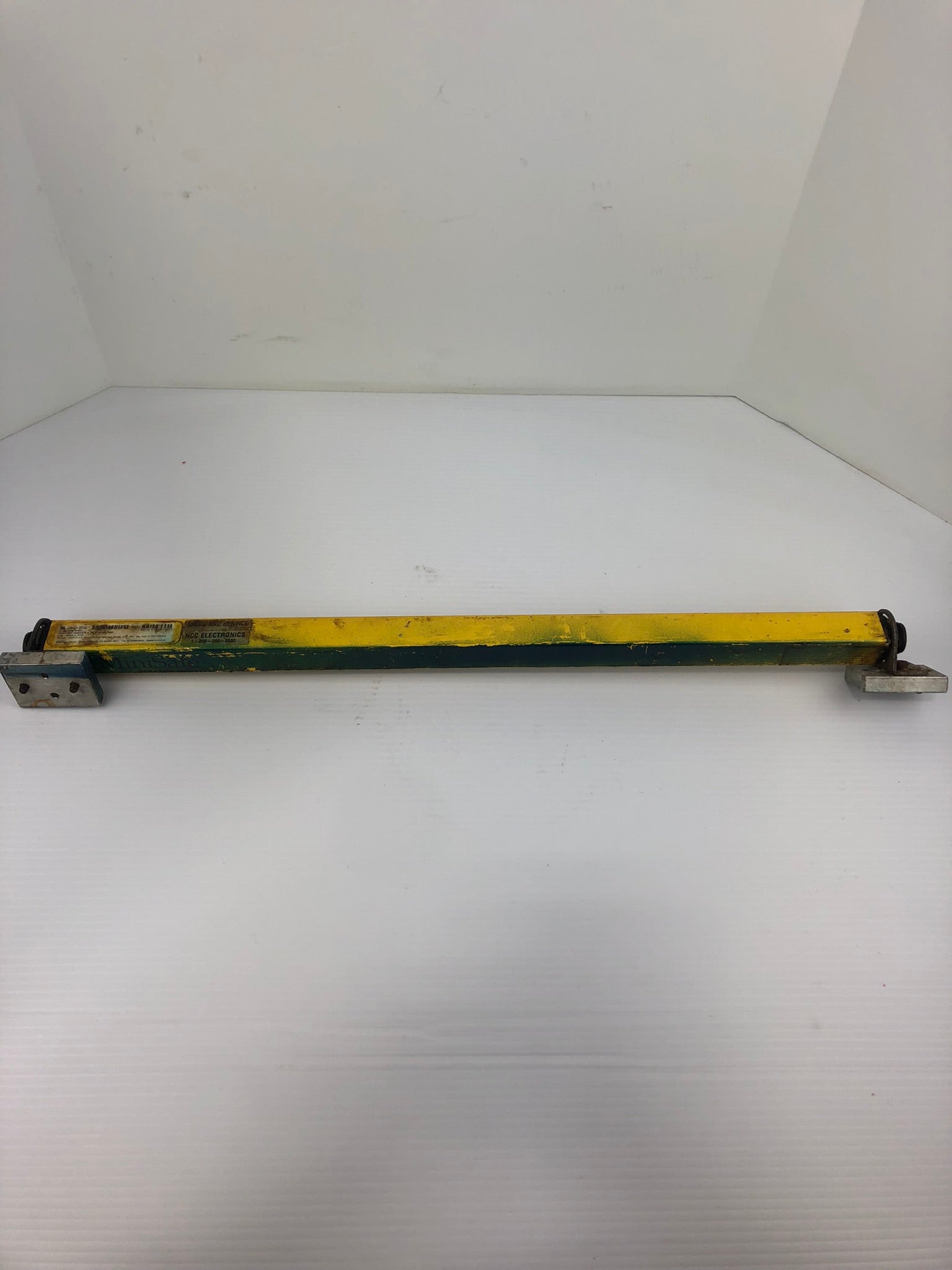 STI MS4324BX Minisafe B Light Curtain Transmitter 42687-0240