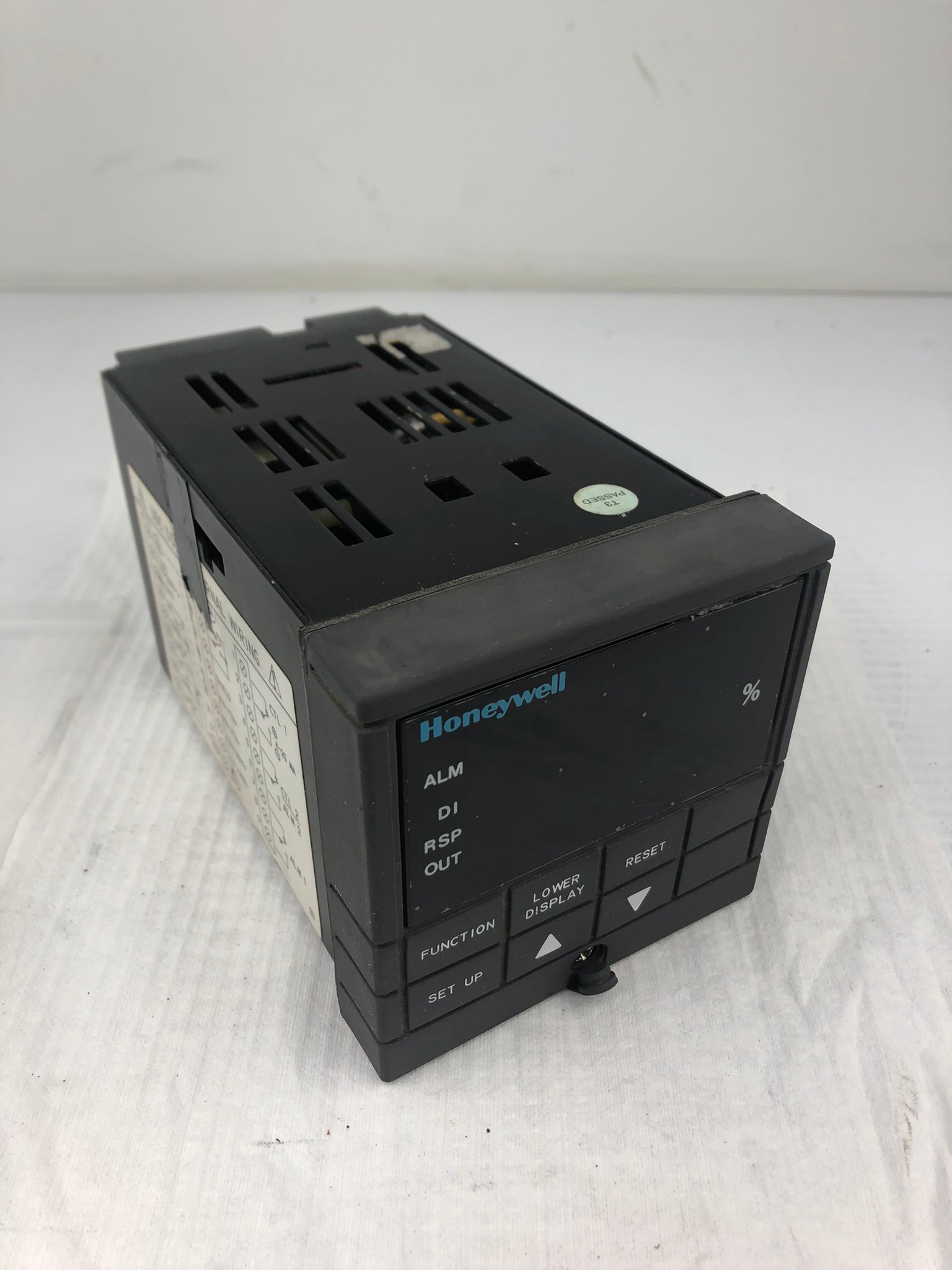 Honeywell DC330L-E0-003-10-0F0000-00-0 Versa Pro Controller