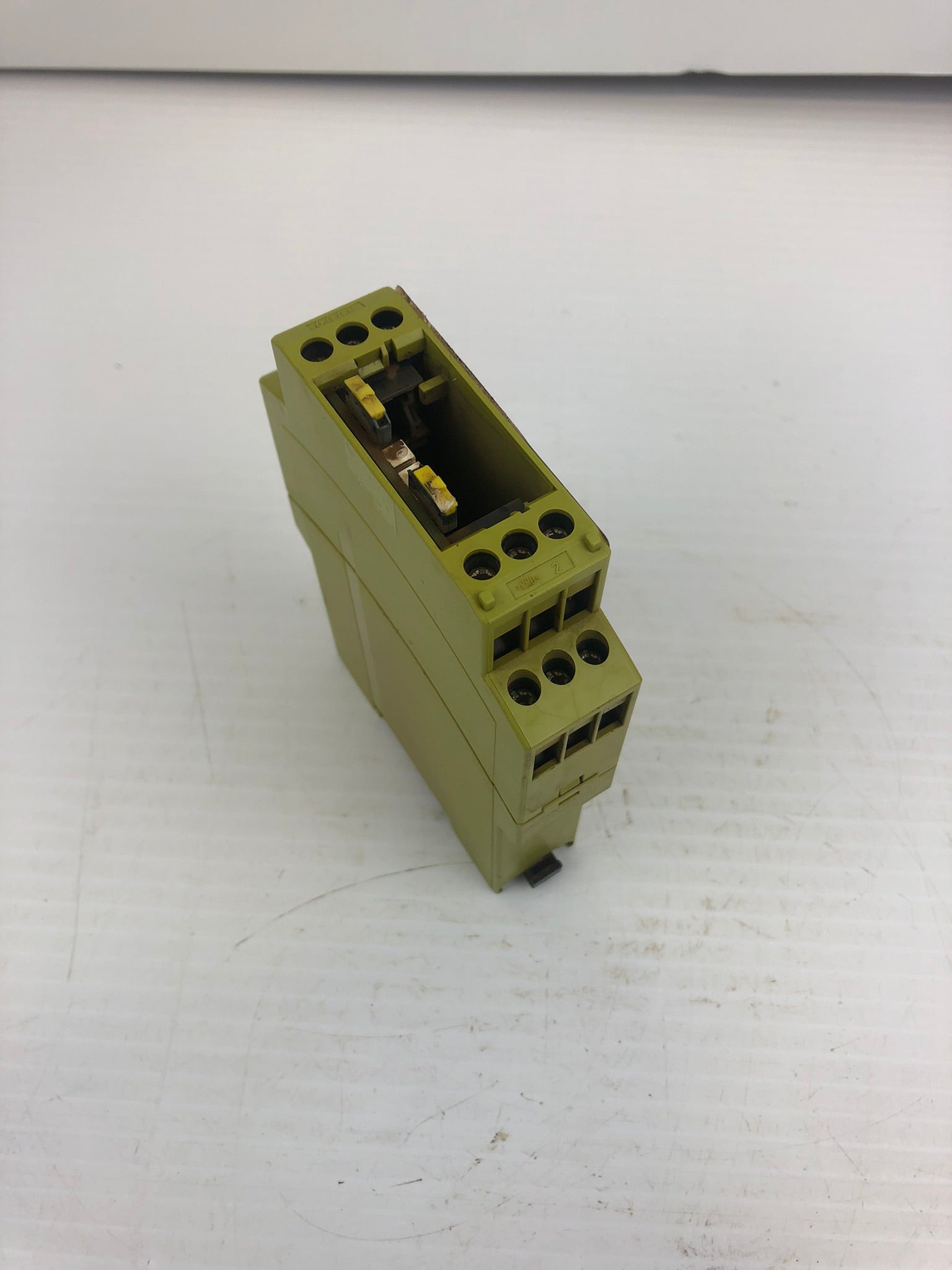 Pilz S1EN 50KOHM 24-240VAC/DC Safety Relay - Missing Top