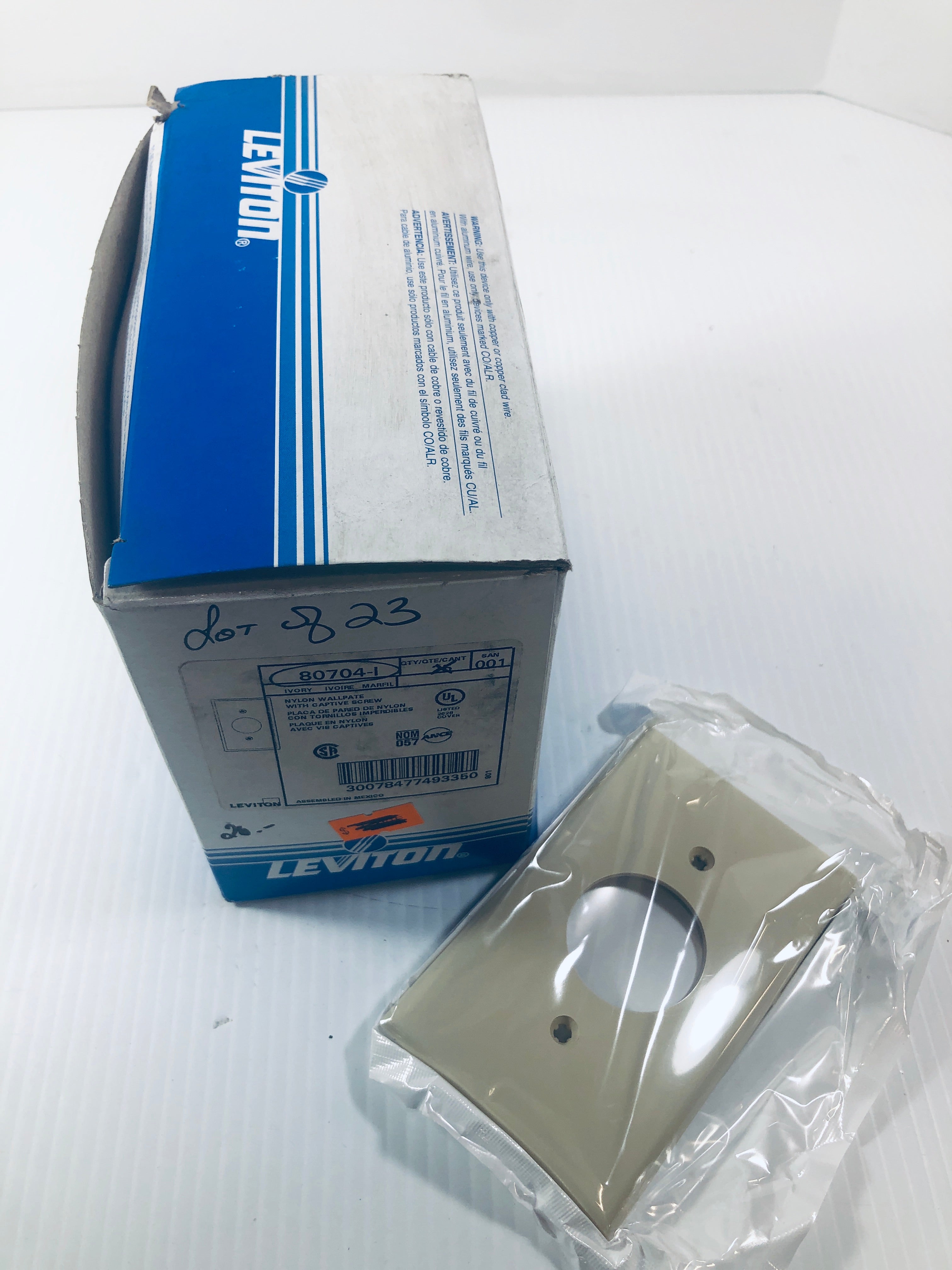 Leviton Nylon Ivory Wallplate 80704-I Lot of 23